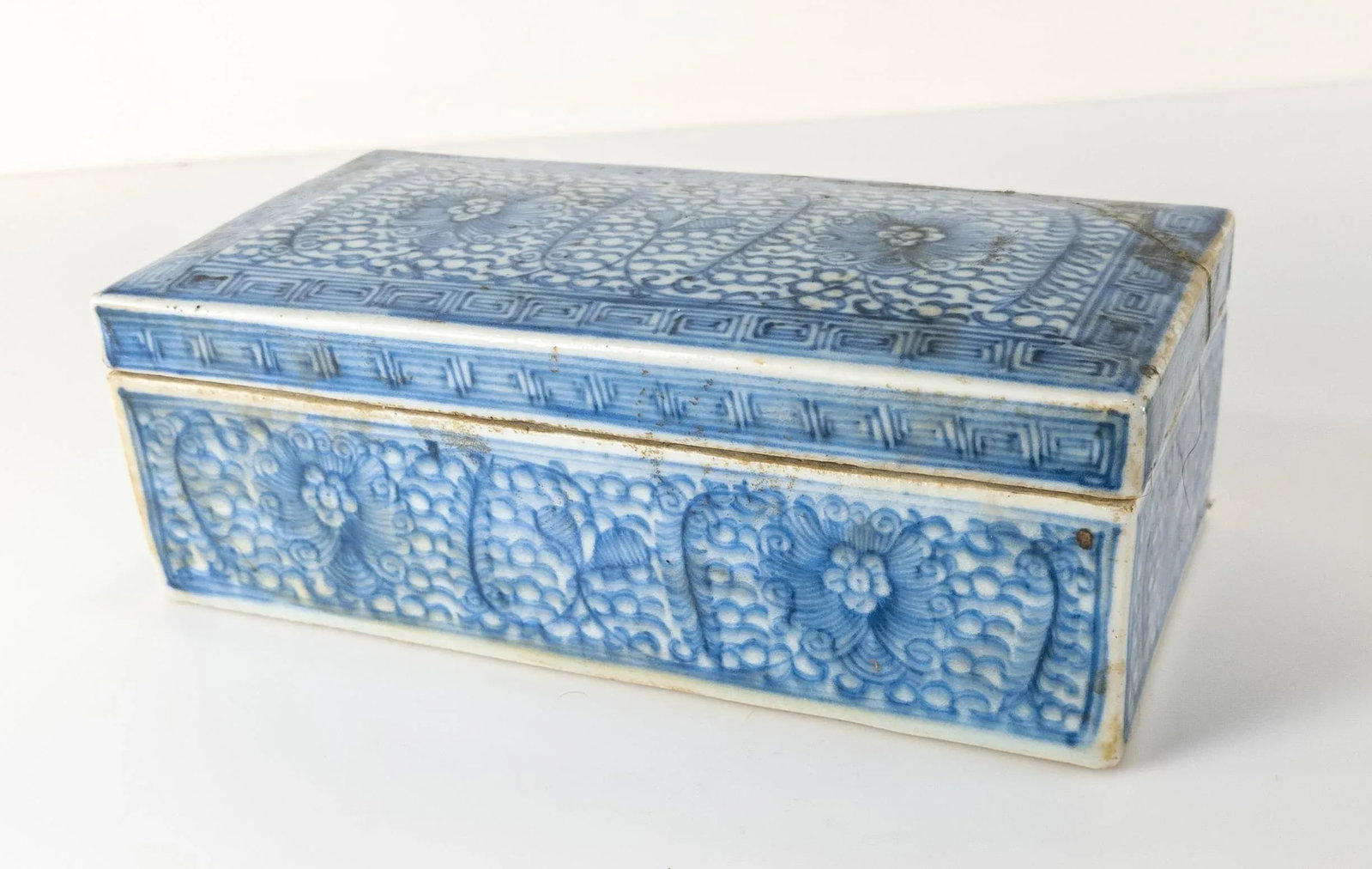 19th Century Chinese Chinoiserie Blue and White Covered Box With Repair - 13