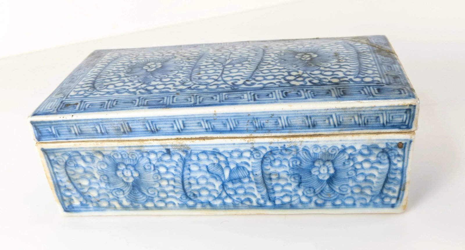 19th Century Chinese Chinoiserie Blue and White Covered Box With Repair - 2