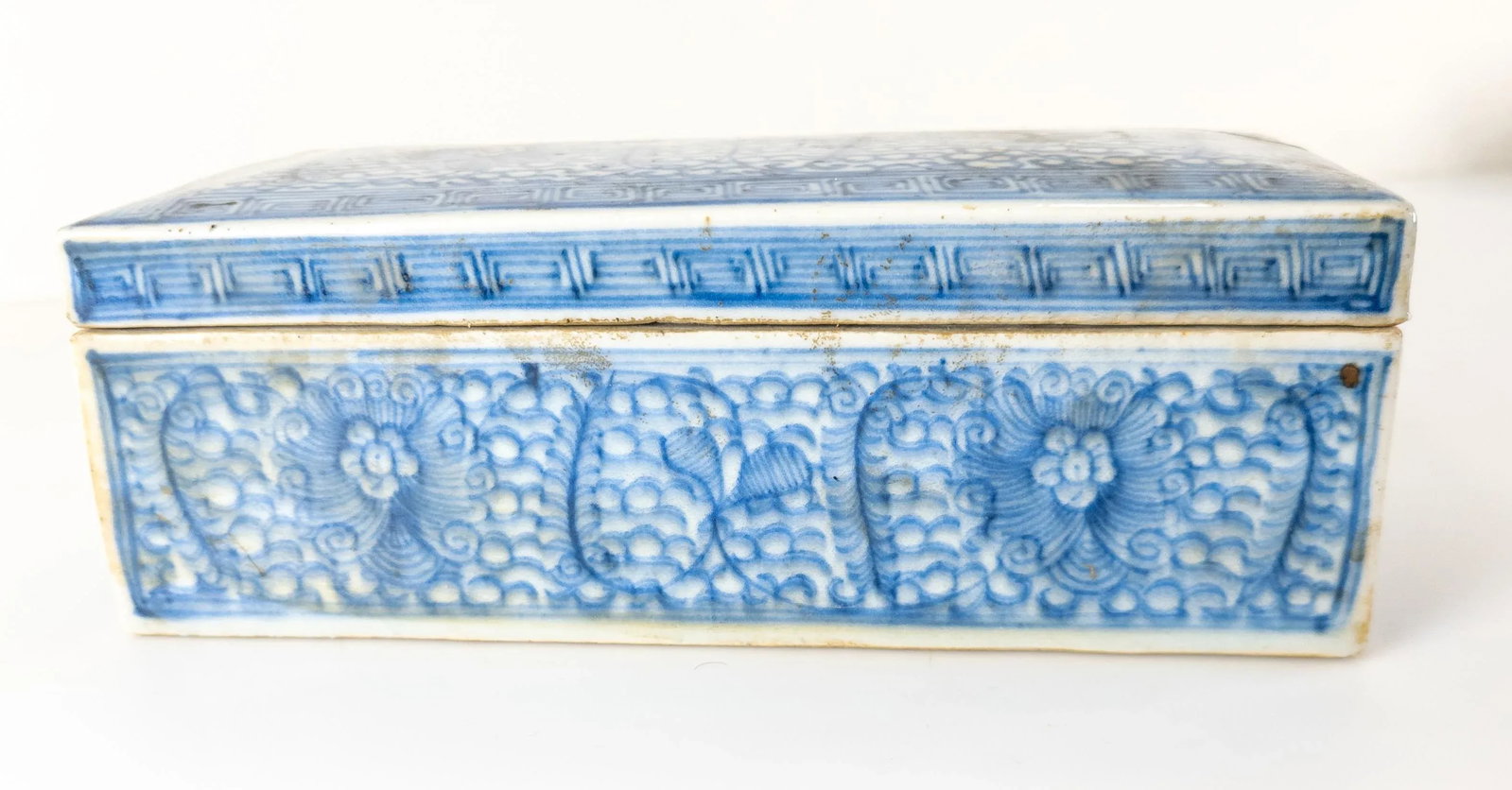 19th Century Chinese Chinoiserie Blue and White Covered Box With Repair - 5
