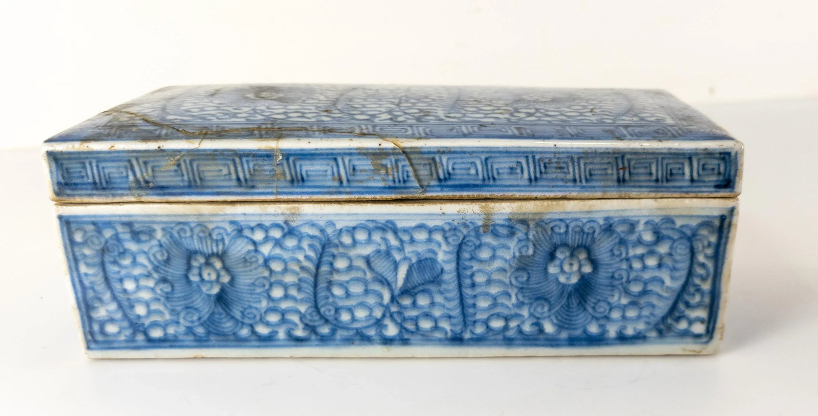 19th Century Chinese Chinoiserie Blue and White Covered Box With Repair - 7
