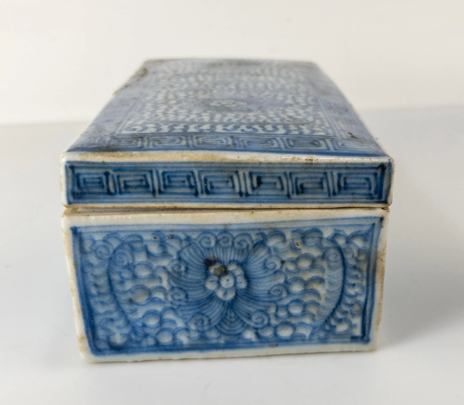 19th Century Chinese Chinoiserie Blue and White Covered Box With Repair - 8
