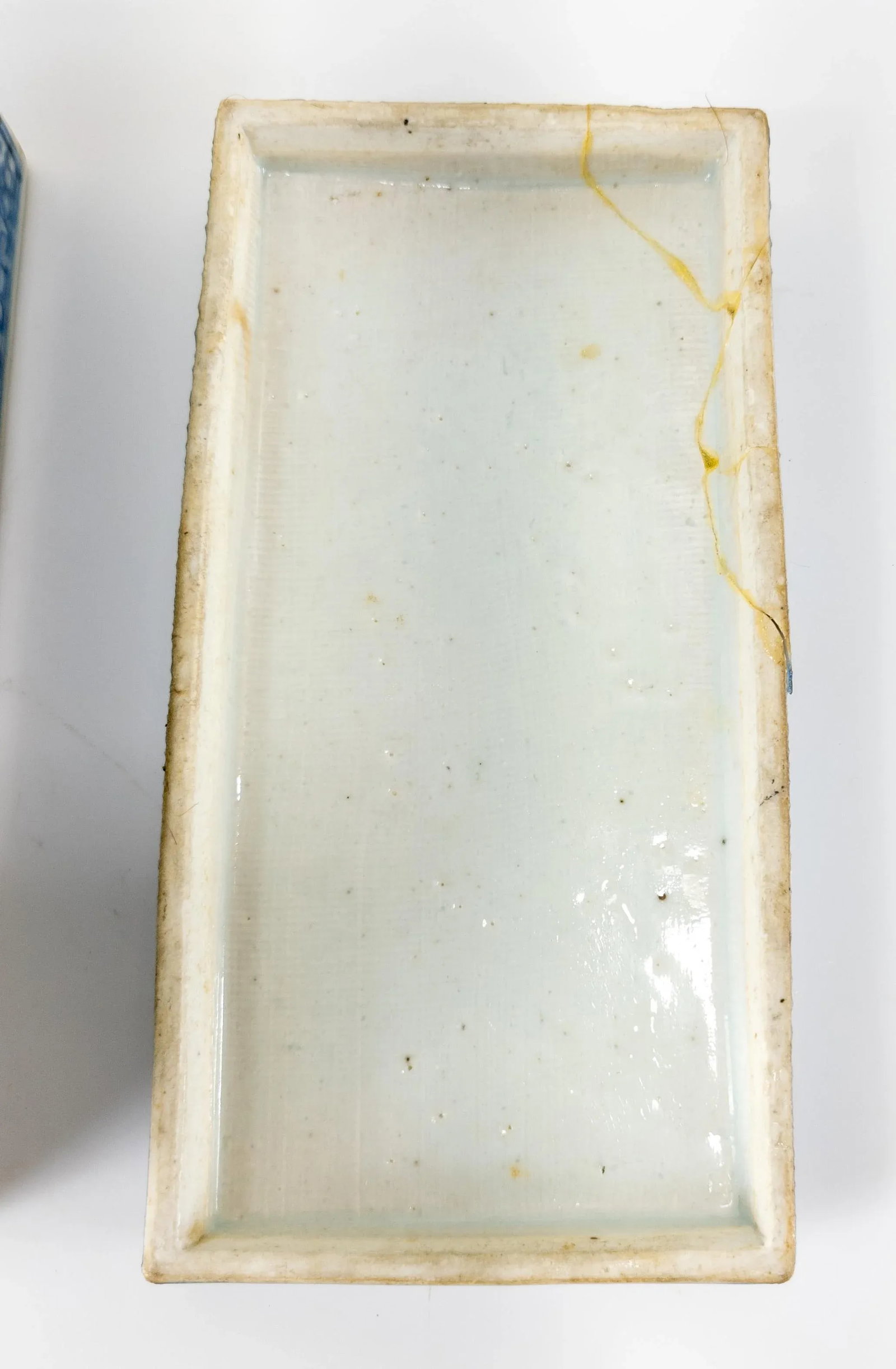 19th Century Chinese Chinoiserie Blue and White Covered Box With Repair - 9