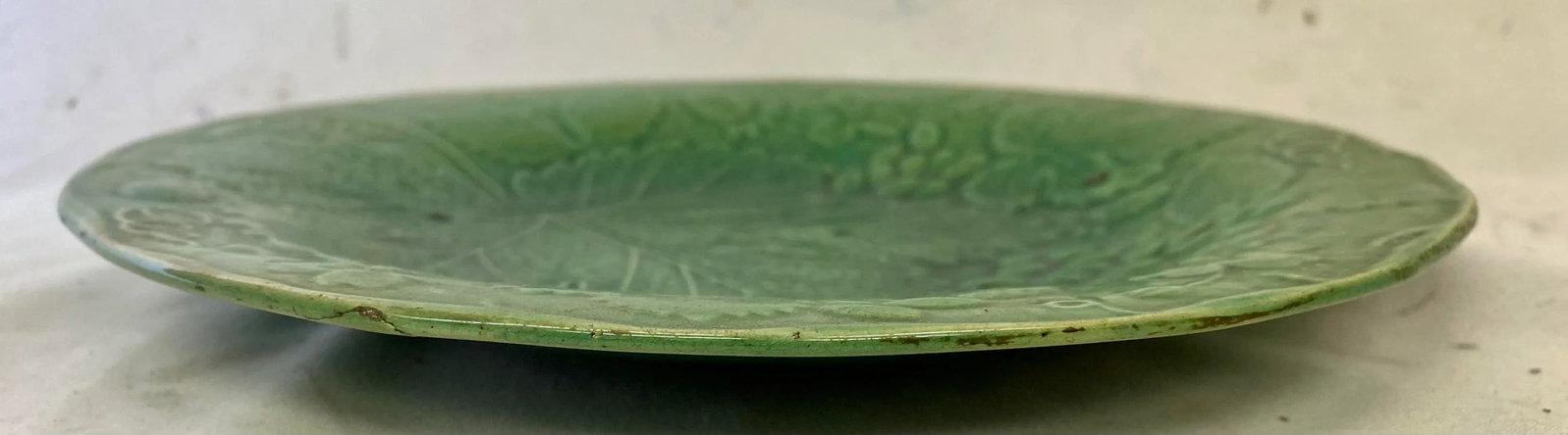 Antique Green Majolica Plate Decorated With Leaves and Berries From England - Circa 19th Century - 6