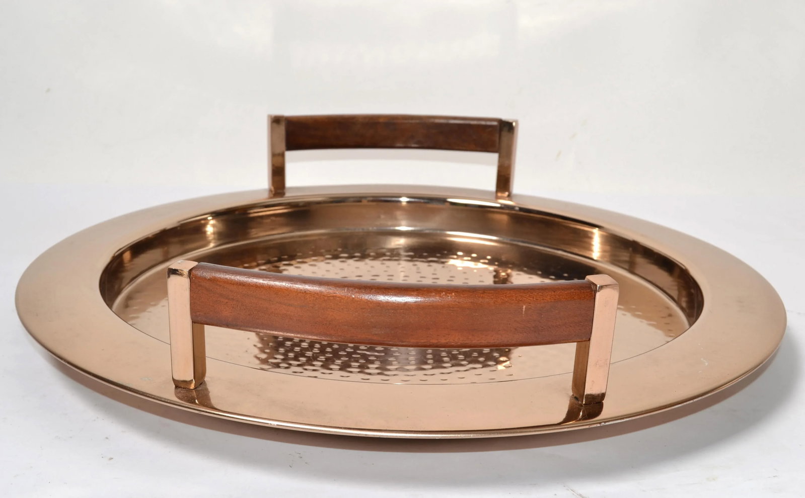 1990s Williams Sonoma Round Hammered Copper Serving Tray Leather Handles Ottoman Tray - 3