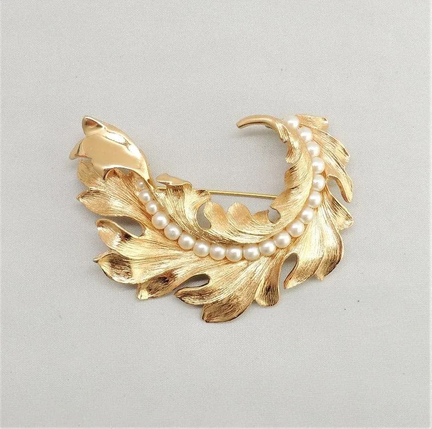 Vintage 1960s Signed Napier Faux-Pearl Leaf Brooch - 6
