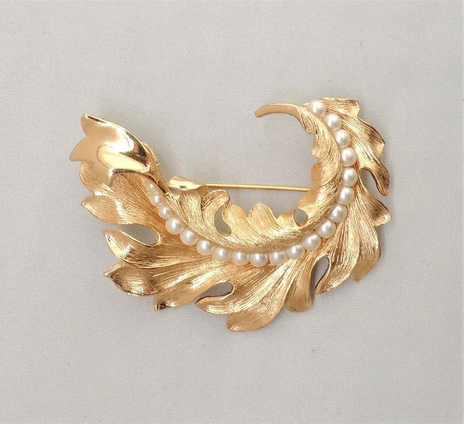 Vintage 1960s Signed Napier Faux-Pearl Leaf Brooch - 7