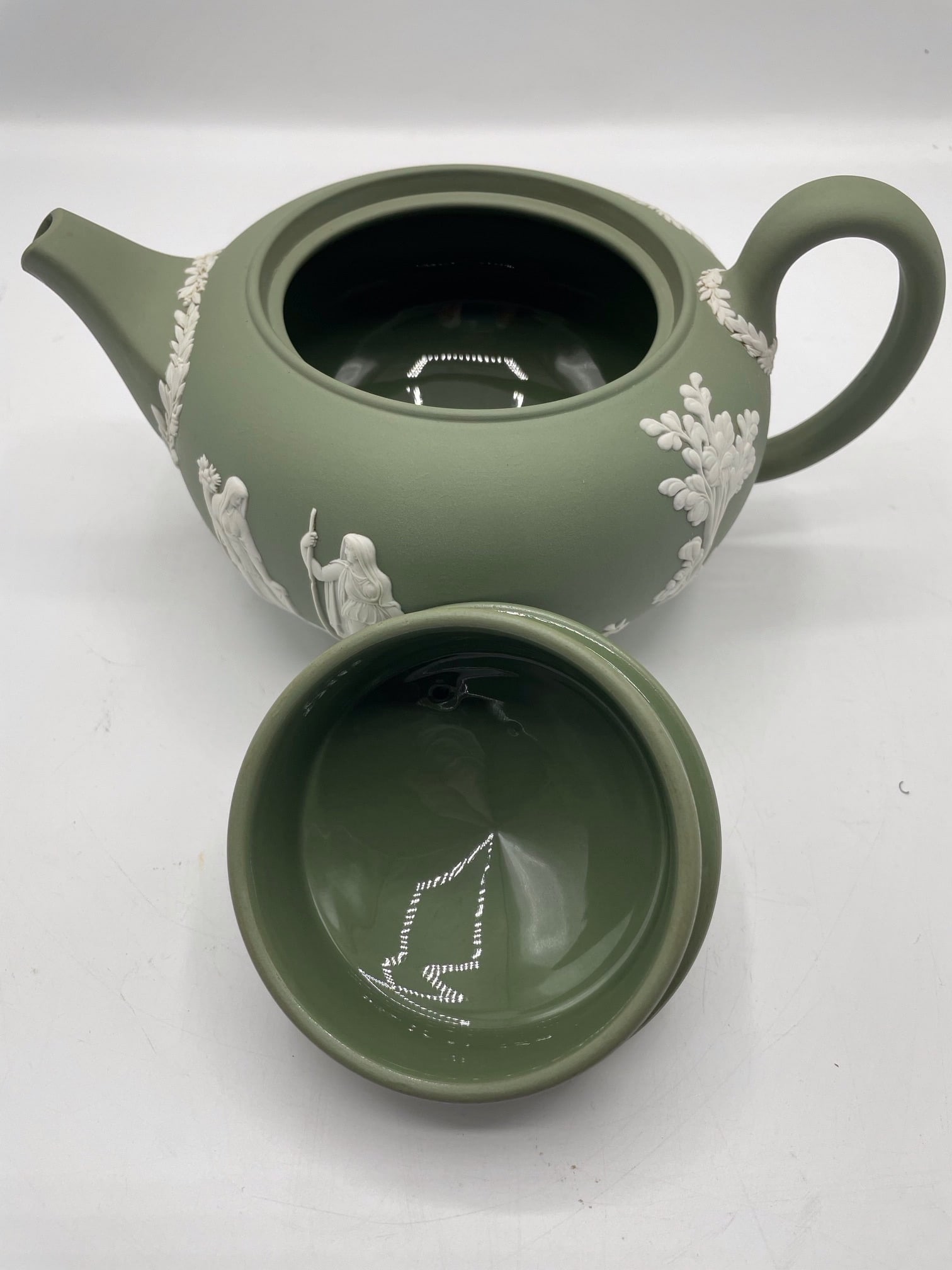 Vintage Wedgwood Sage Green Jasperware Teapot 1955 Glazed Interior Mint Interior - 10
