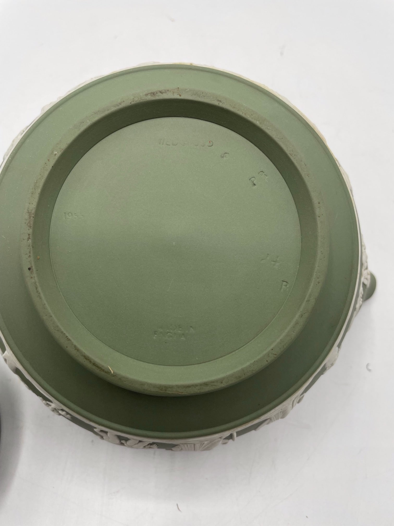 Vintage Wedgwood Sage Green Jasperware Teapot 1955 Glazed Interior Mint Interior - 12