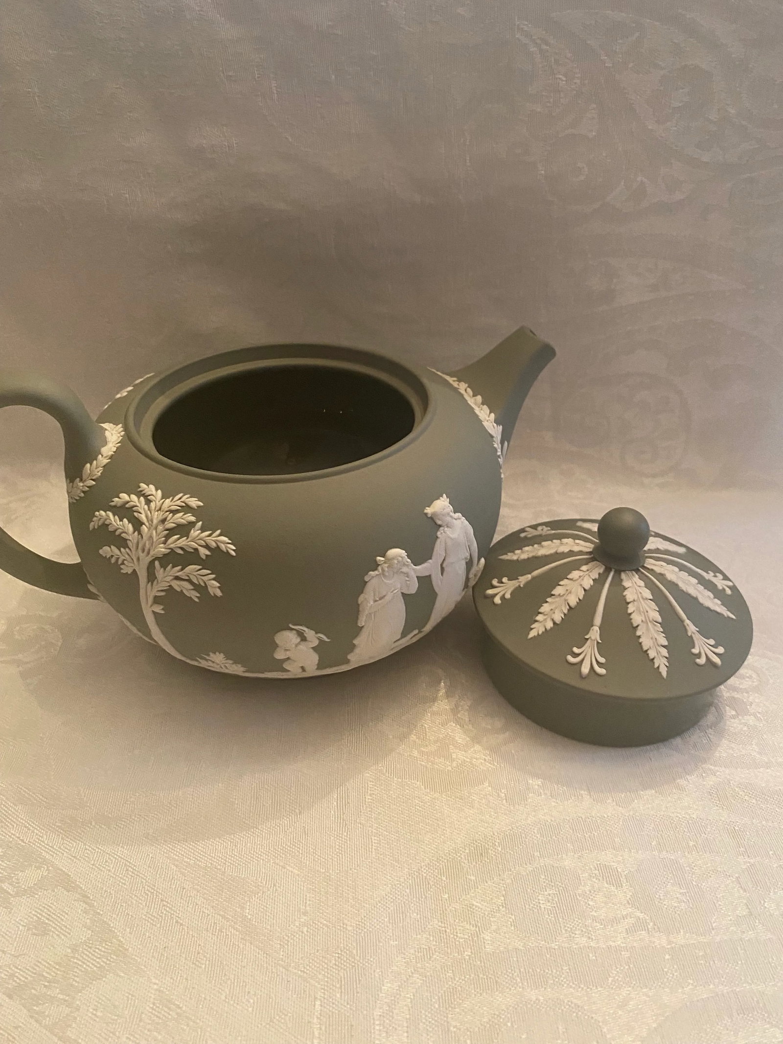 Vintage Wedgwood Sage Green Jasperware Teapot 1955 Glazed Interior Mint Interior - 3