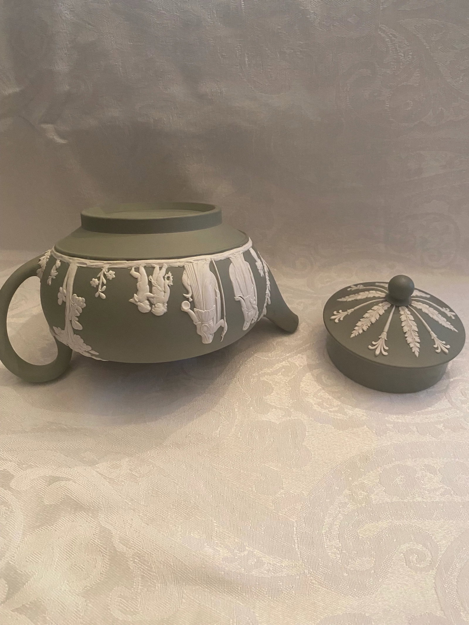 Vintage Wedgwood Sage Green Jasperware Teapot 1955 Glazed Interior Mint Interior - 8
