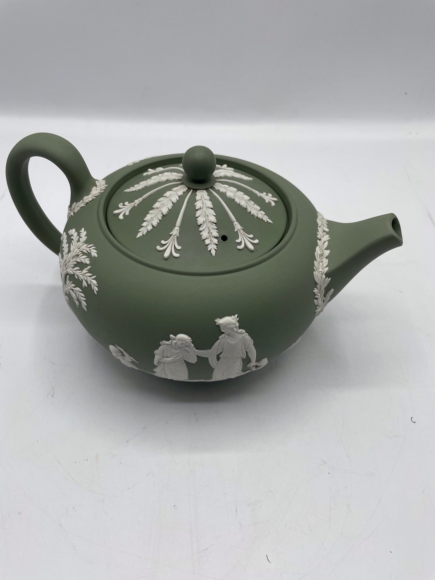 Vintage Wedgwood Sage Green Jasperware Teapot 1955 Glazed Interior Mint Interior - 9