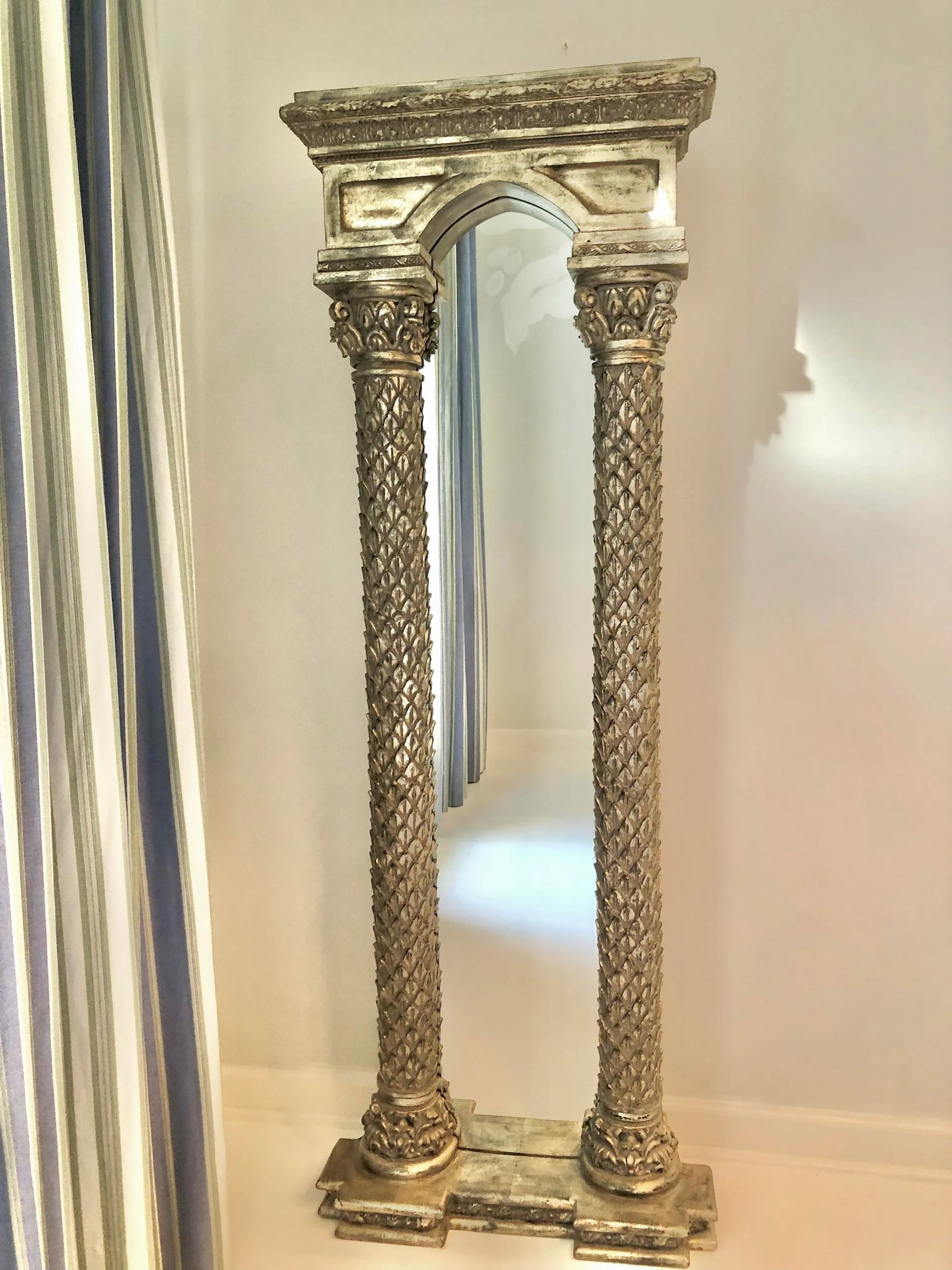 Late 20th Century Vintage Regency Carved Palm Pier Mirror - 2