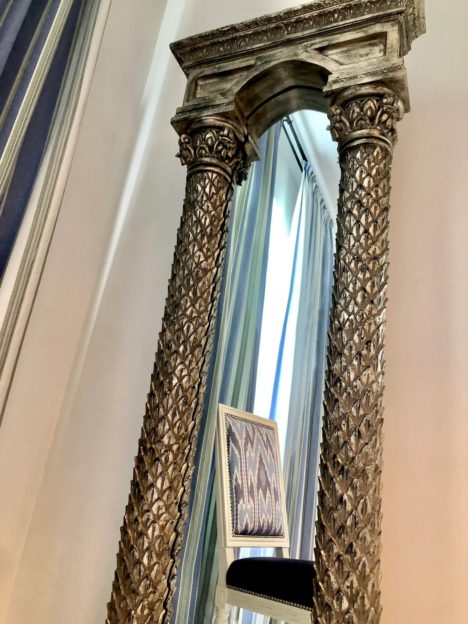 Late 20th Century Vintage Regency Carved Palm Pier Mirror - 8