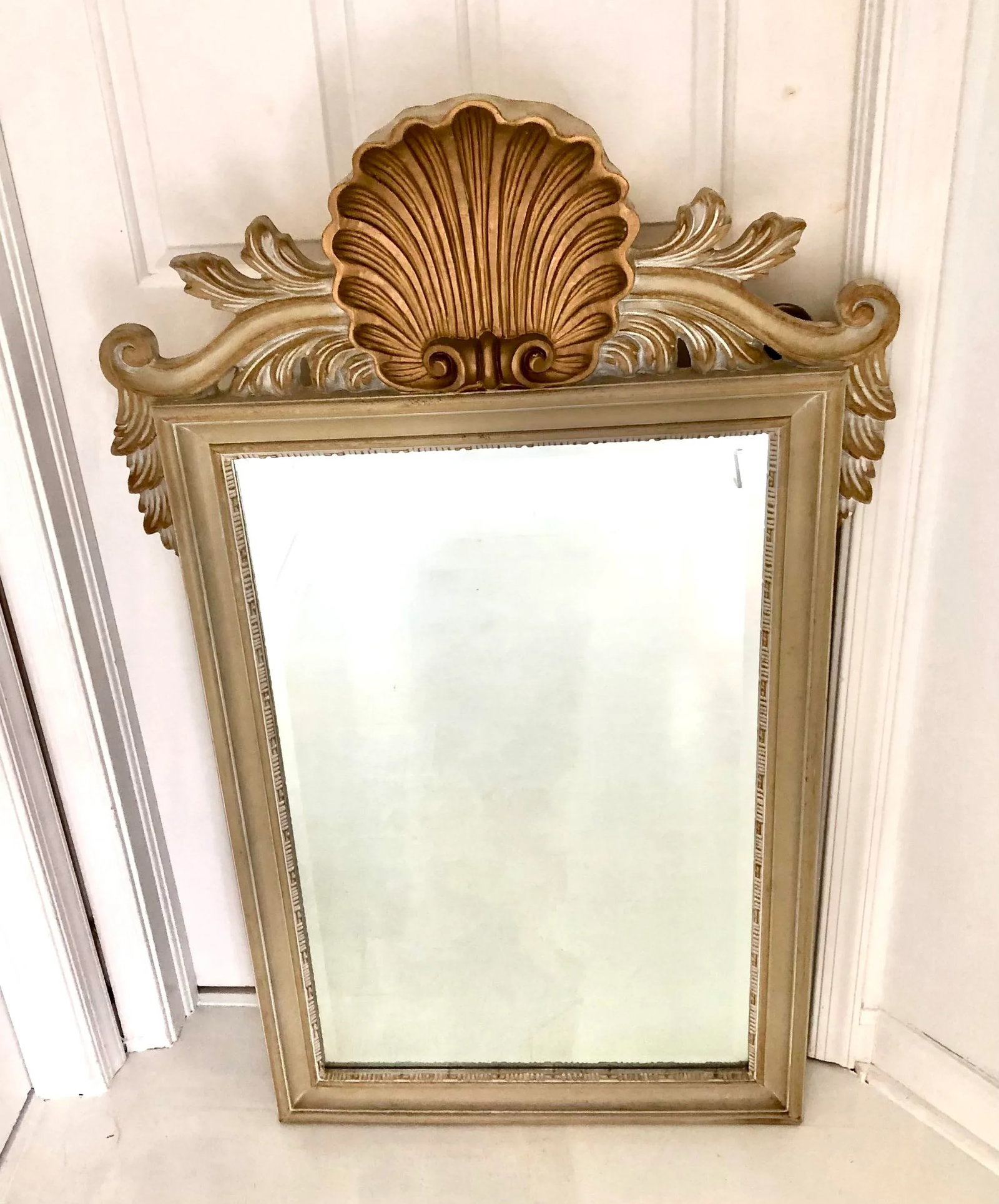 Vintage Hollywood Regency Shell Motif Wall Mirror - 3