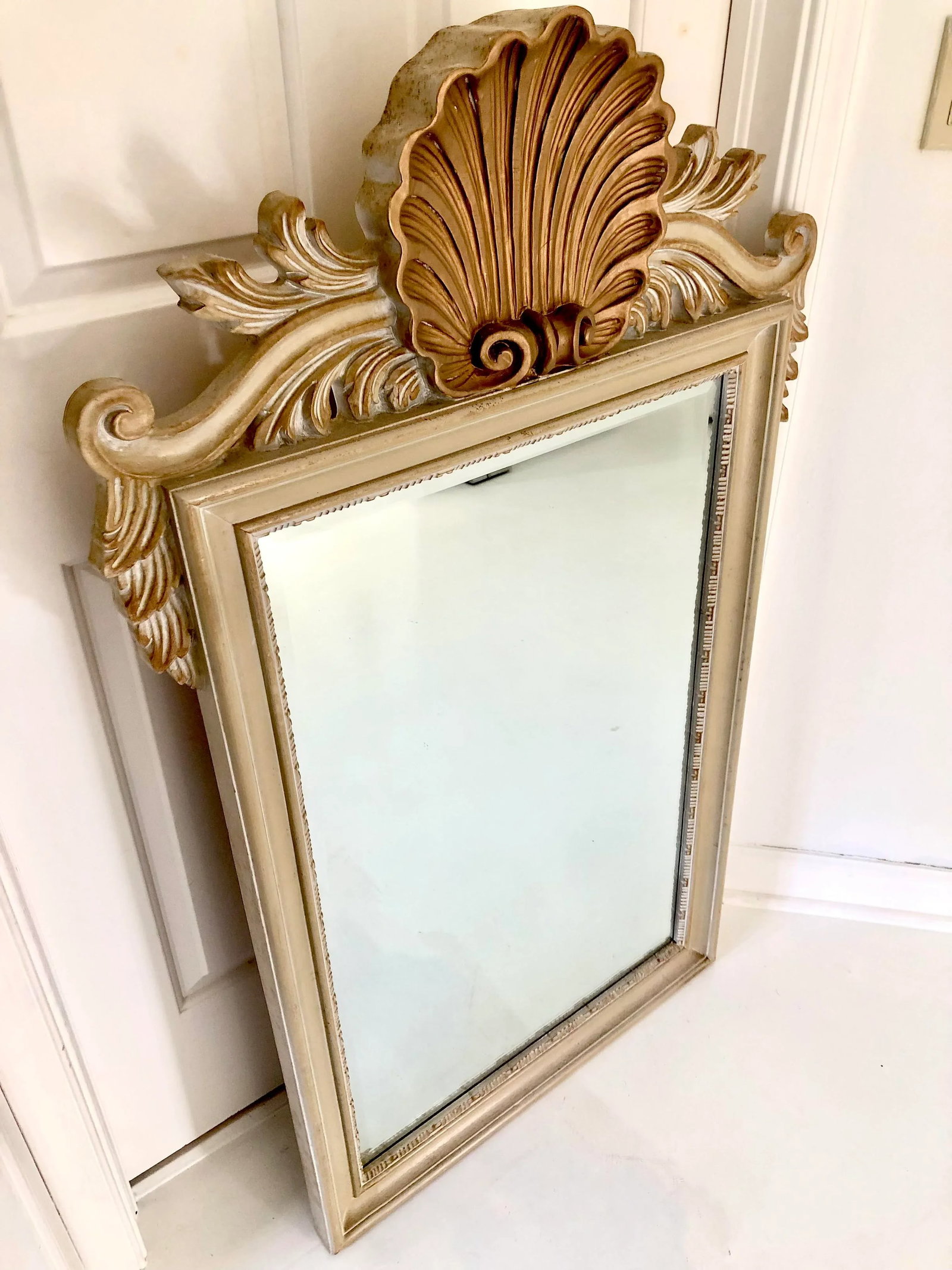 Vintage Hollywood Regency Shell Motif Wall Mirror - 4