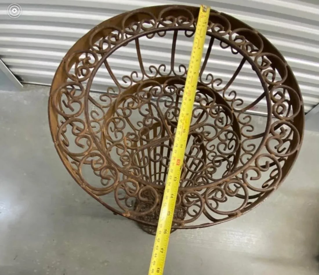Vintage Mid Century Decorative Scrollwork Metal Plant Stand - 2