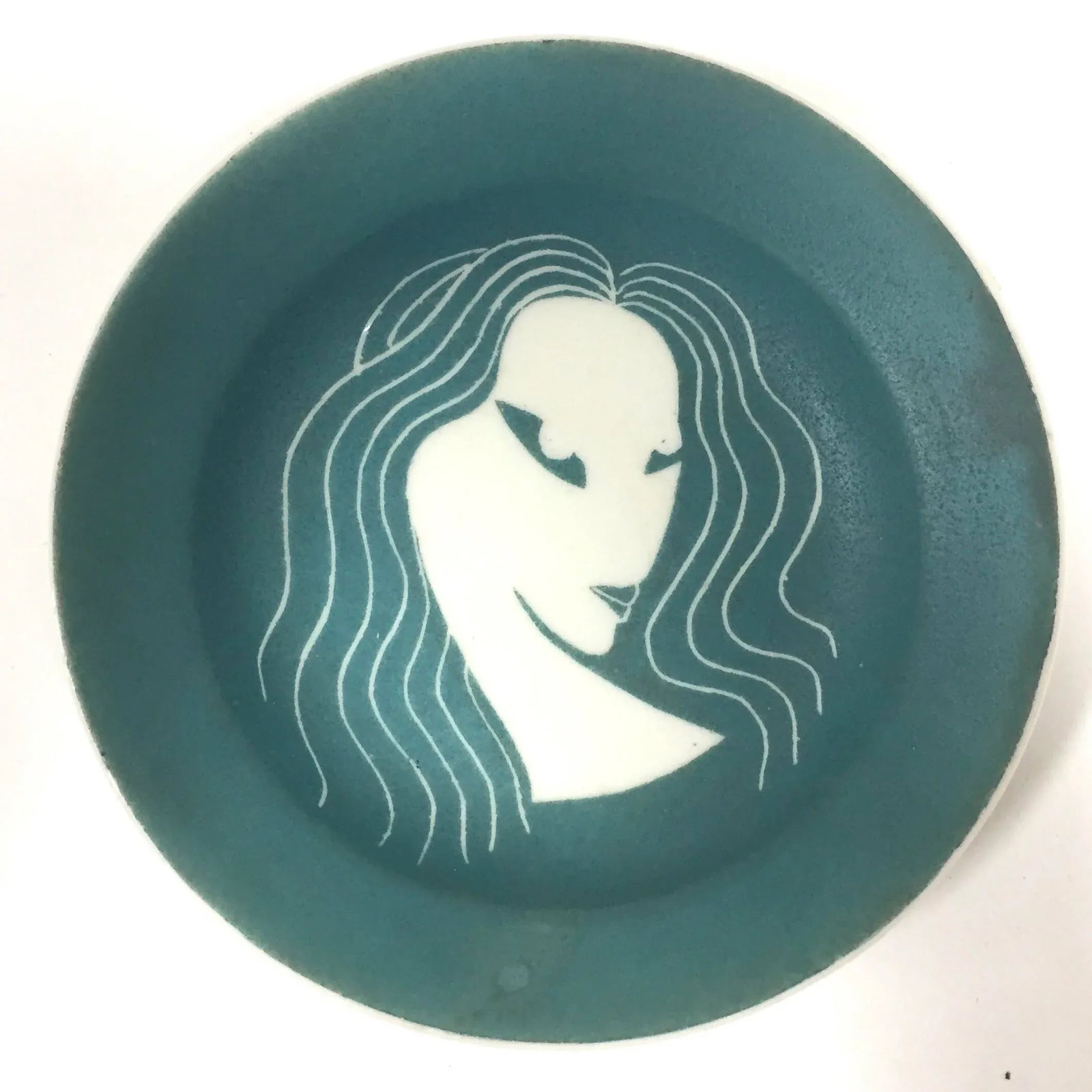Vintage Green and White Stylized Art Deco Female Bust Dish by Waylande Gregory - 3