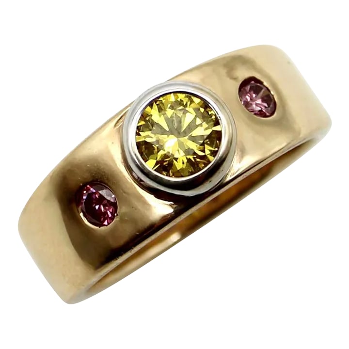 Mwm Goldsmithing 14k Gold Fancy Yellow and Pink Diamond Ring Size 6: This is part of Chairish's Fine Jewelry assortment. This 14k gold ring was created by MWM Goldsmithing-a Portland, Oregon jeweler known for intricate designs and one-of-a-kind custom pieces. The ring