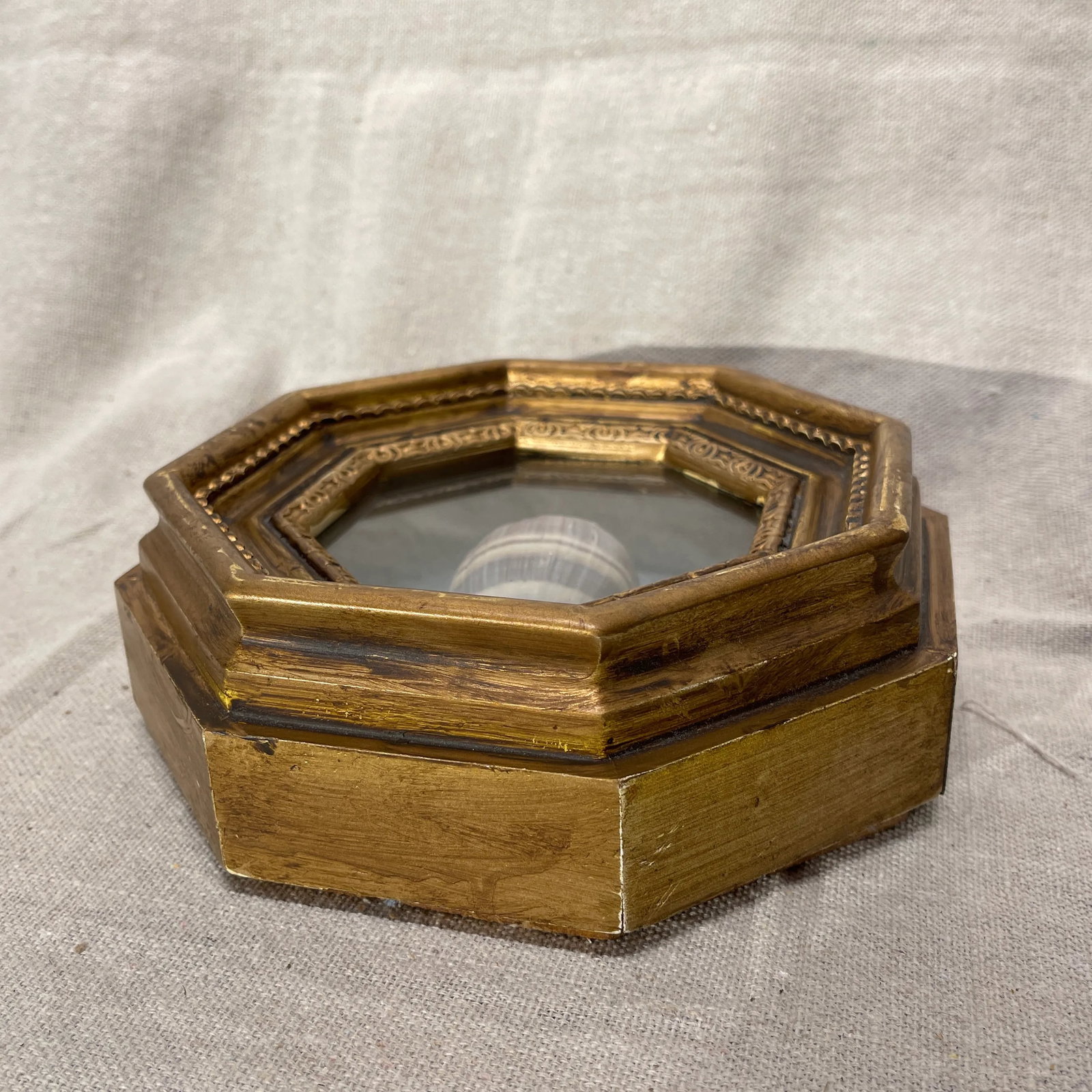 19th Century Victorian Sea Shell in Hexagonal Shadowbox Frame - 3
