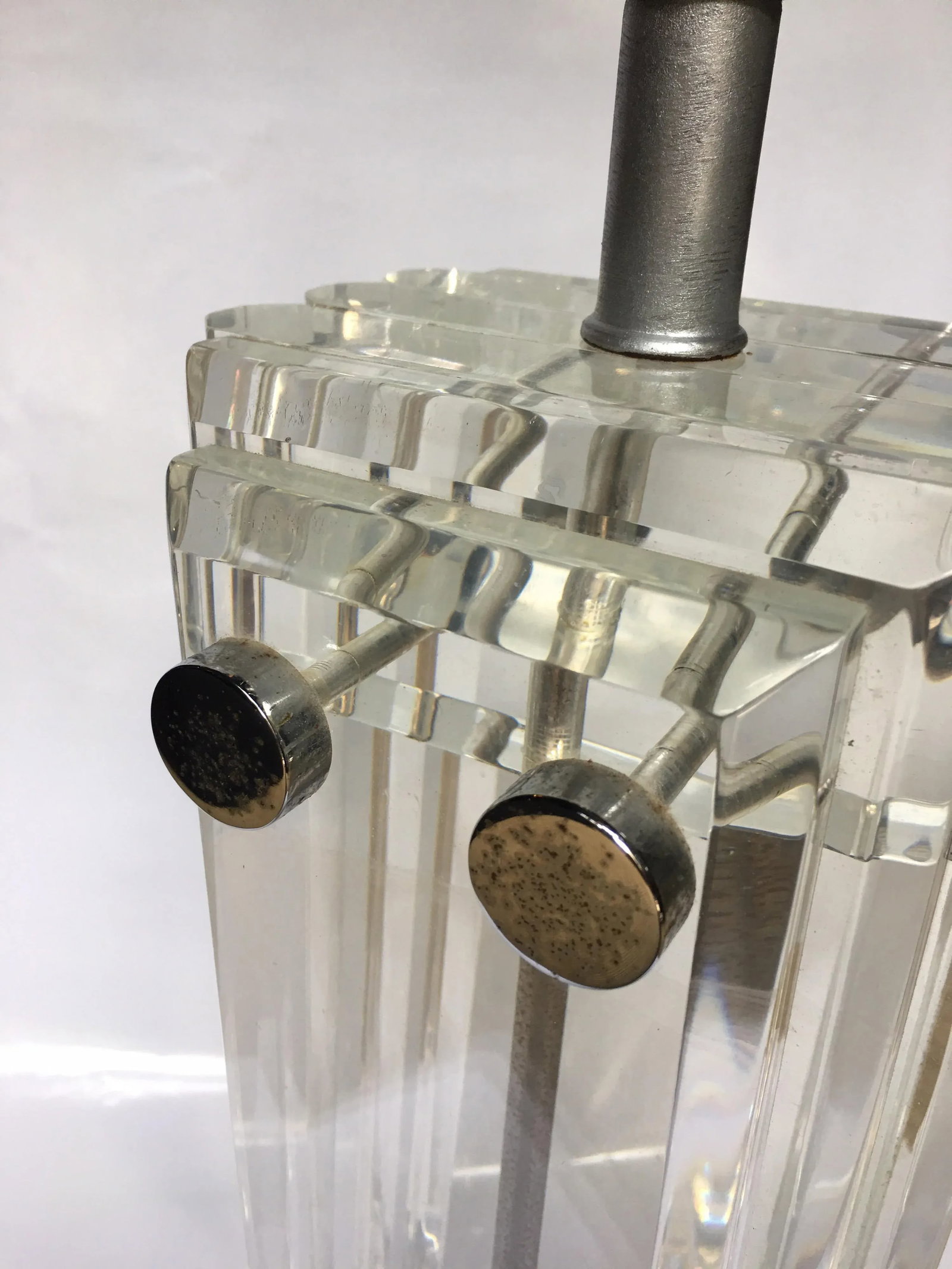 Mid-Century Modern Lucite Skyscraper Table Lamp - 9