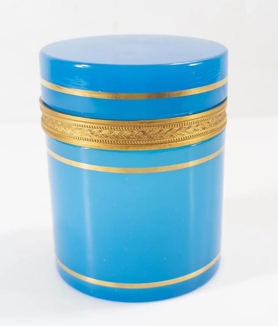 Early 20th Century French Electric Blue Opaline Glass Dresser Box - 2