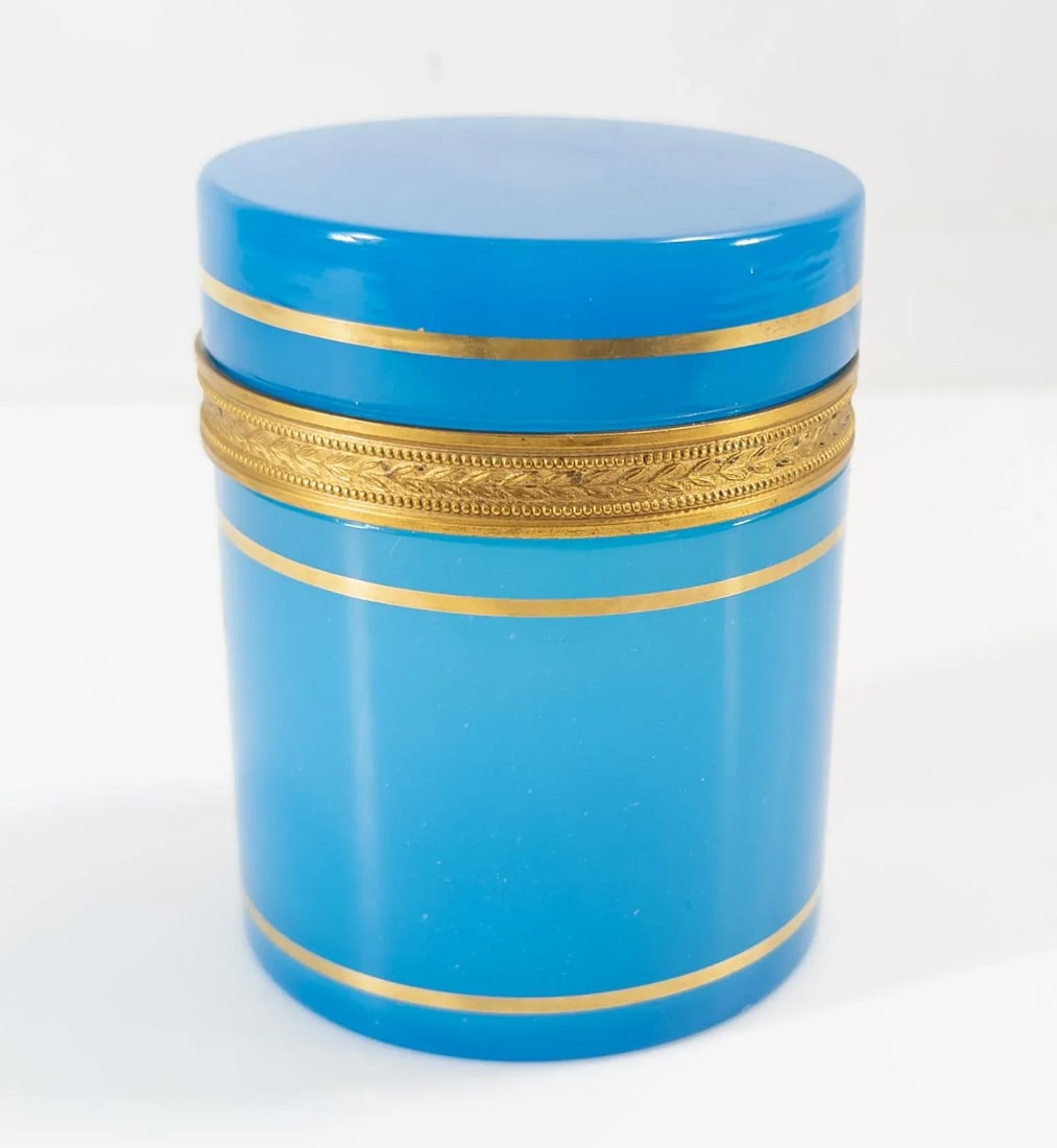 Early 20th Century French Electric Blue Opaline Glass Dresser Box - 3