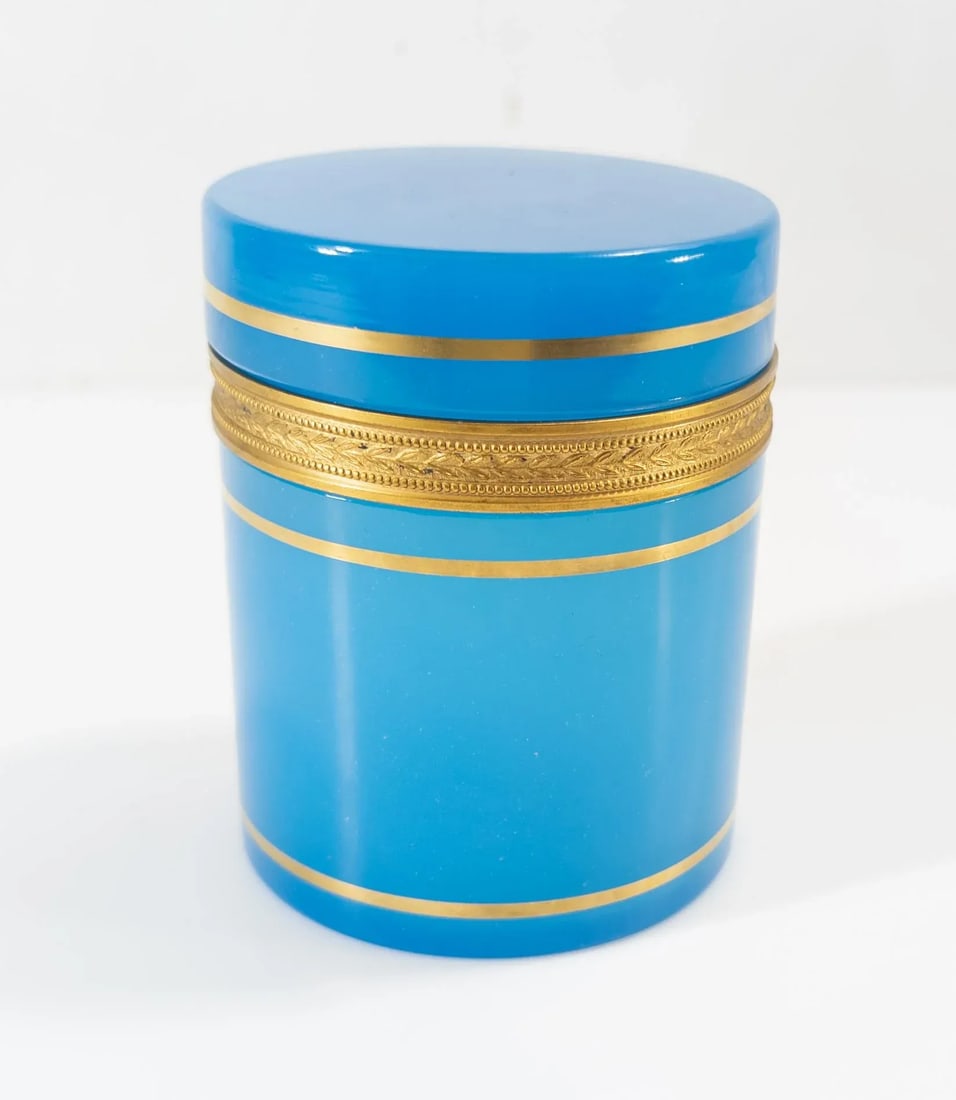 Early 20th Century French Electric Blue Opaline Glass Dresser Box - 4