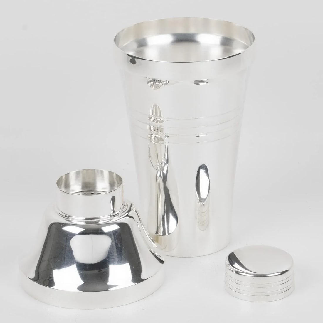 Art Deco Silver Plate Cocktail Shaker by Silversmith Saint Medard France - 2