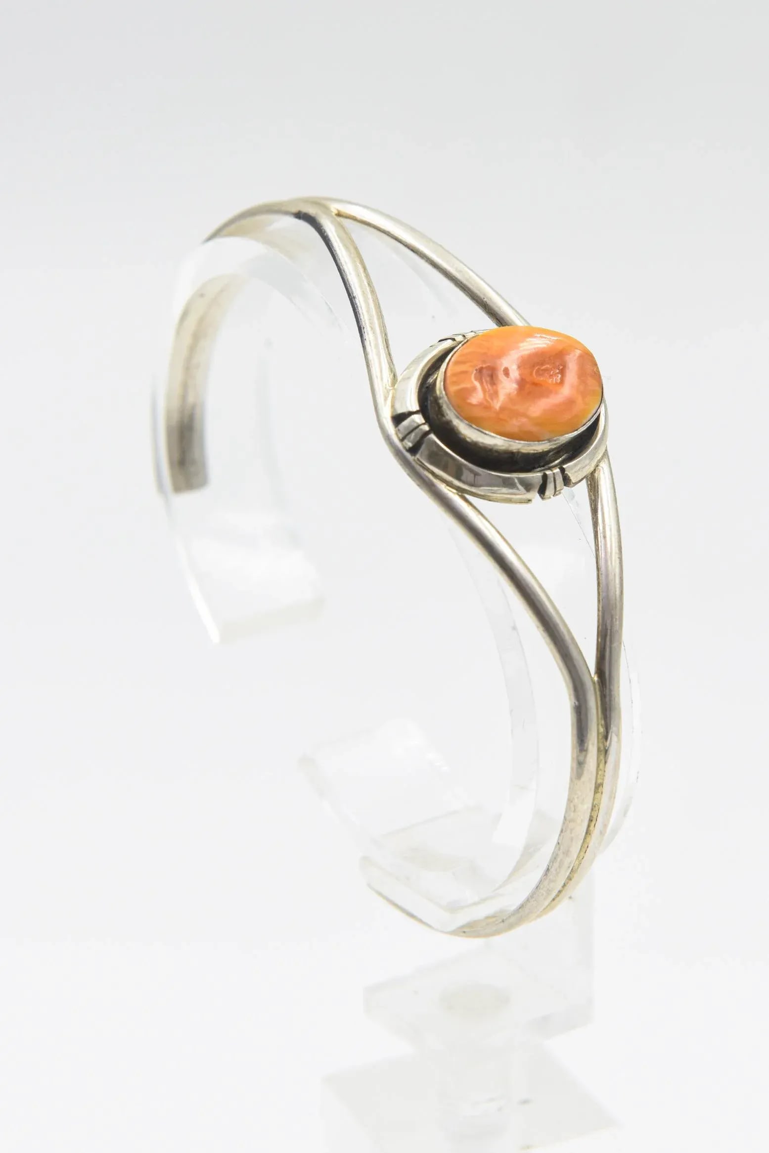 Late 20th Century Southwestern Native American Spiny Oyster Sterling Silver Cuff Bracelet - 11