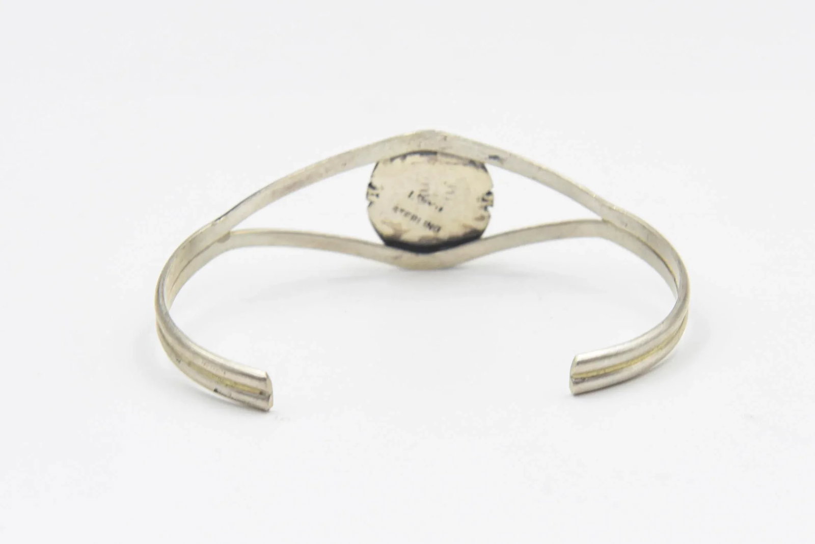 Late 20th Century Southwestern Native American Spiny Oyster Sterling Silver Cuff Bracelet - 6
