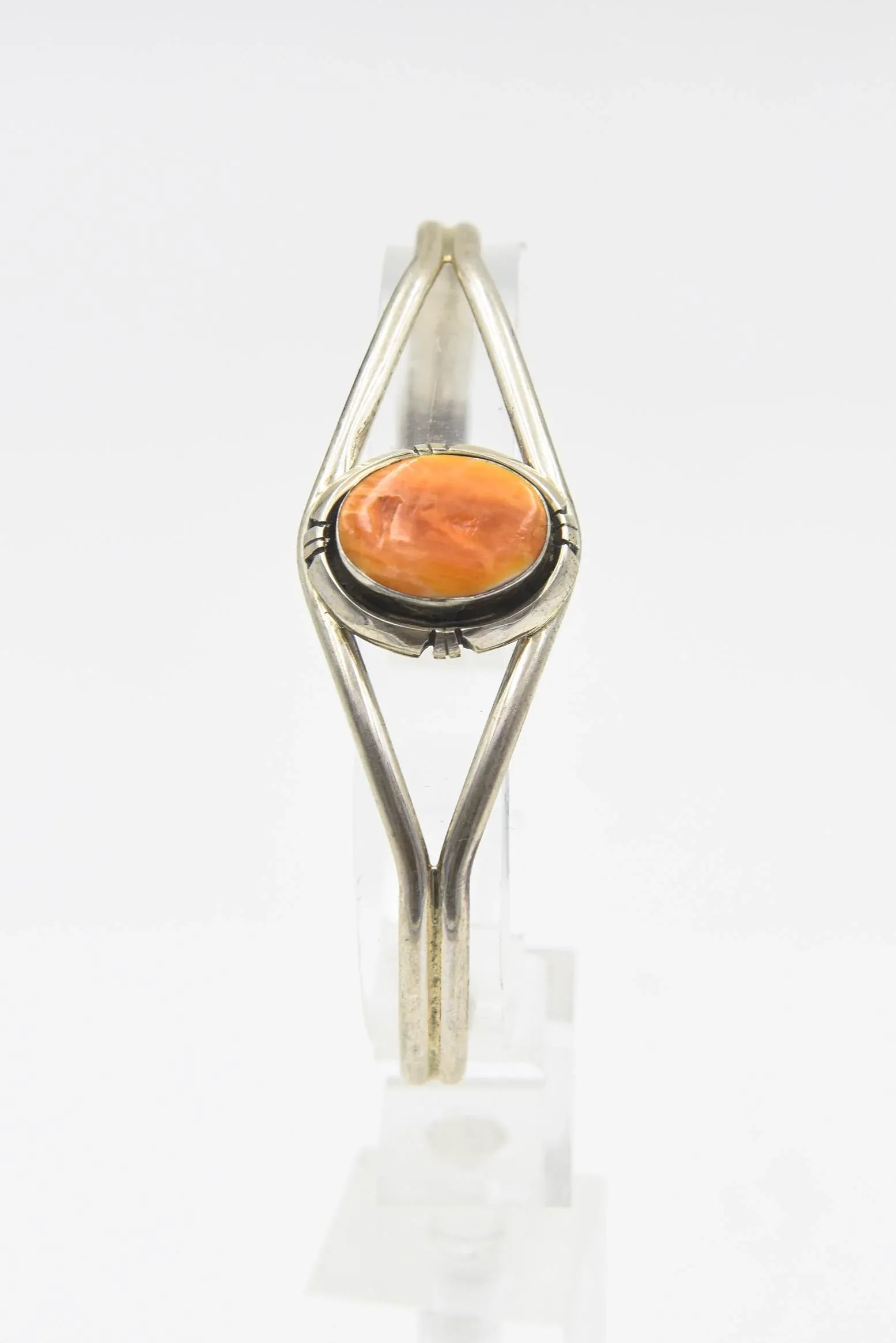 Late 20th Century Southwestern Native American Spiny Oyster Sterling Silver Cuff Bracelet - 8