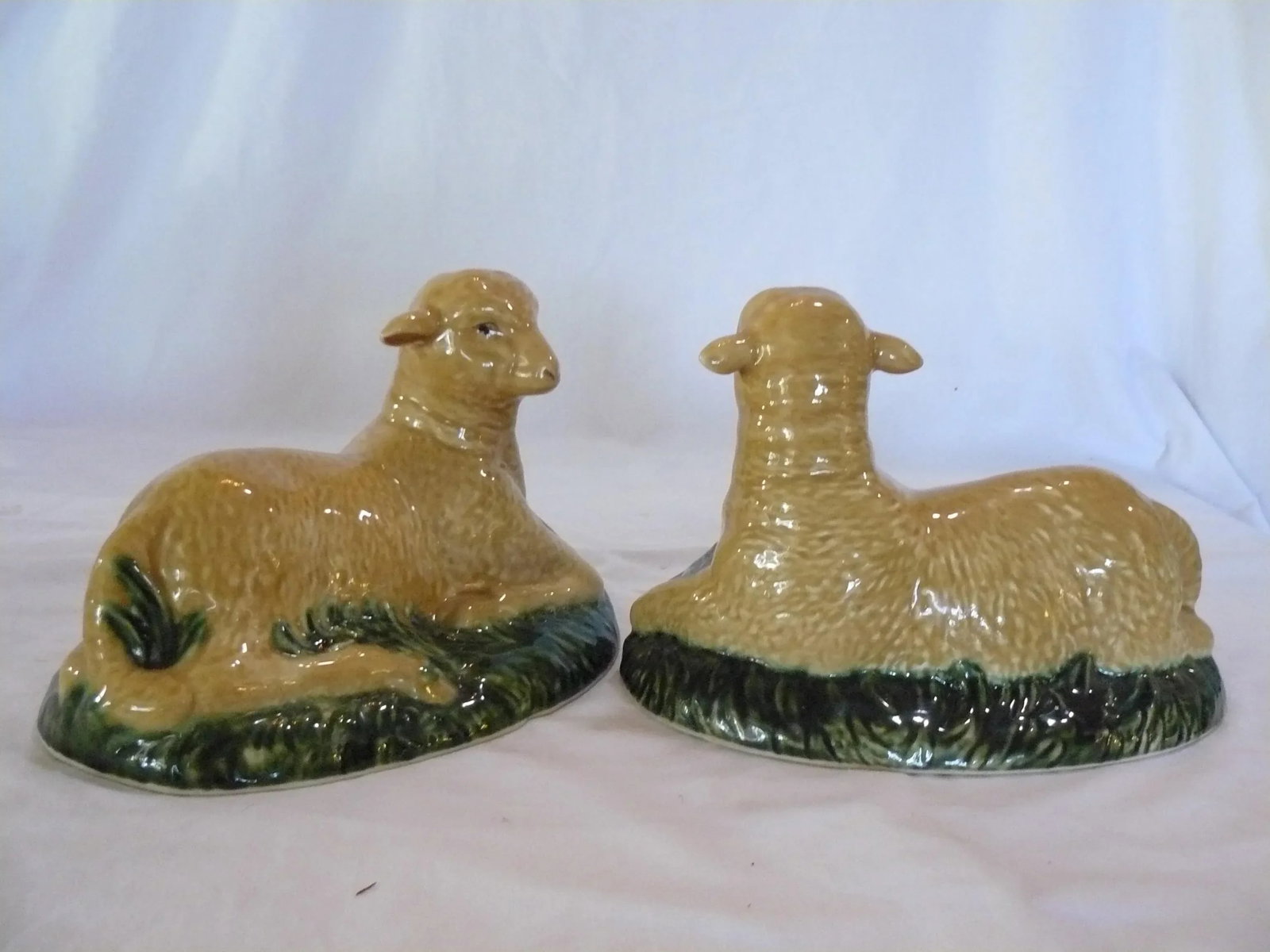 Mid 20th Century Mottahedeh Hand-Painted Lambs, Unmarked - a Pair - 5