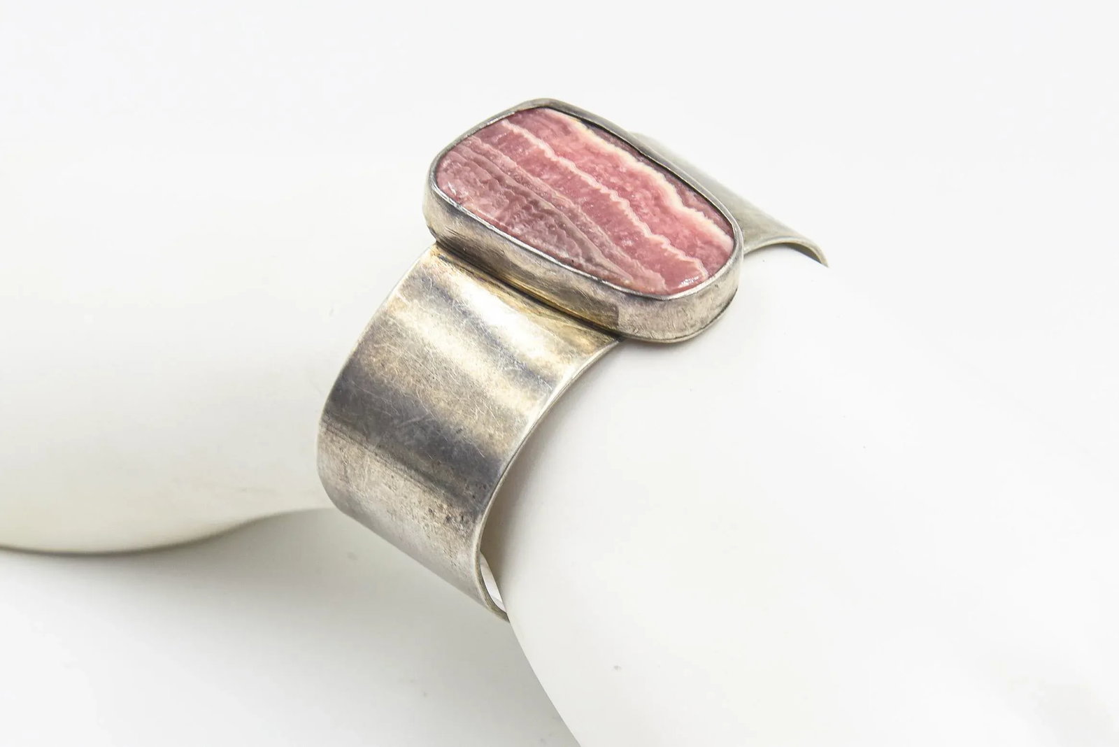 Late 20th Century Native American Sterling Silver and Rhodochrosite Cuff Bracelet - 11