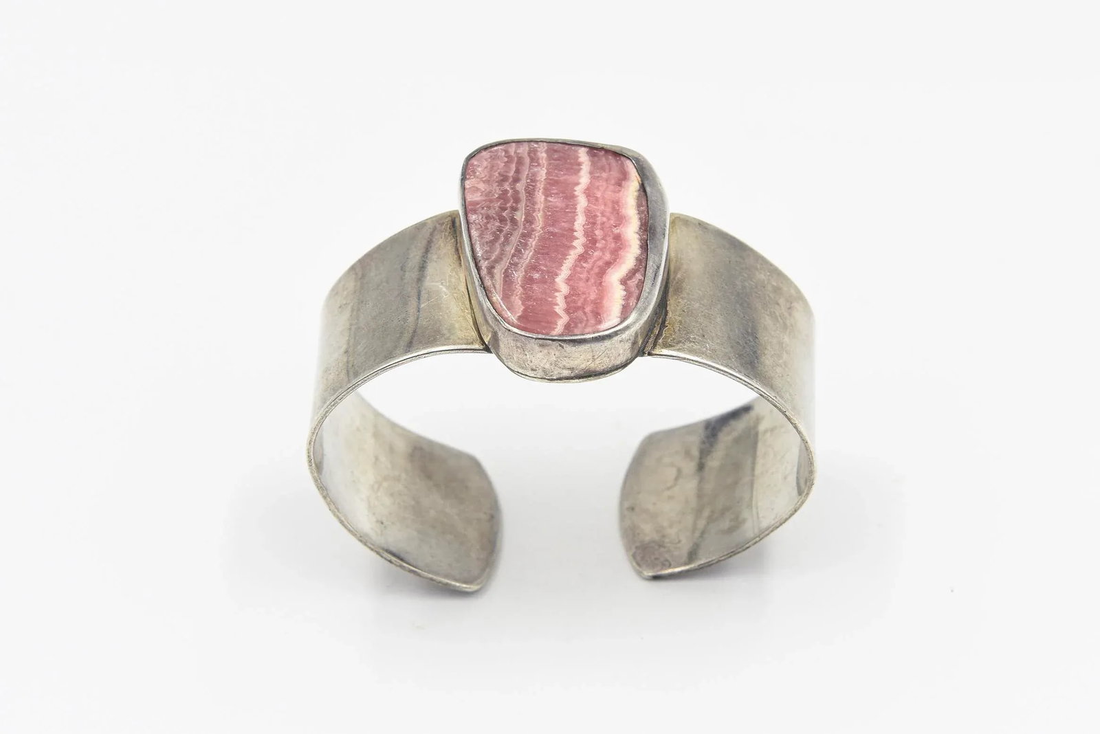 Late 20th Century Native American Sterling Silver and Rhodochrosite Cuff Bracelet - 3