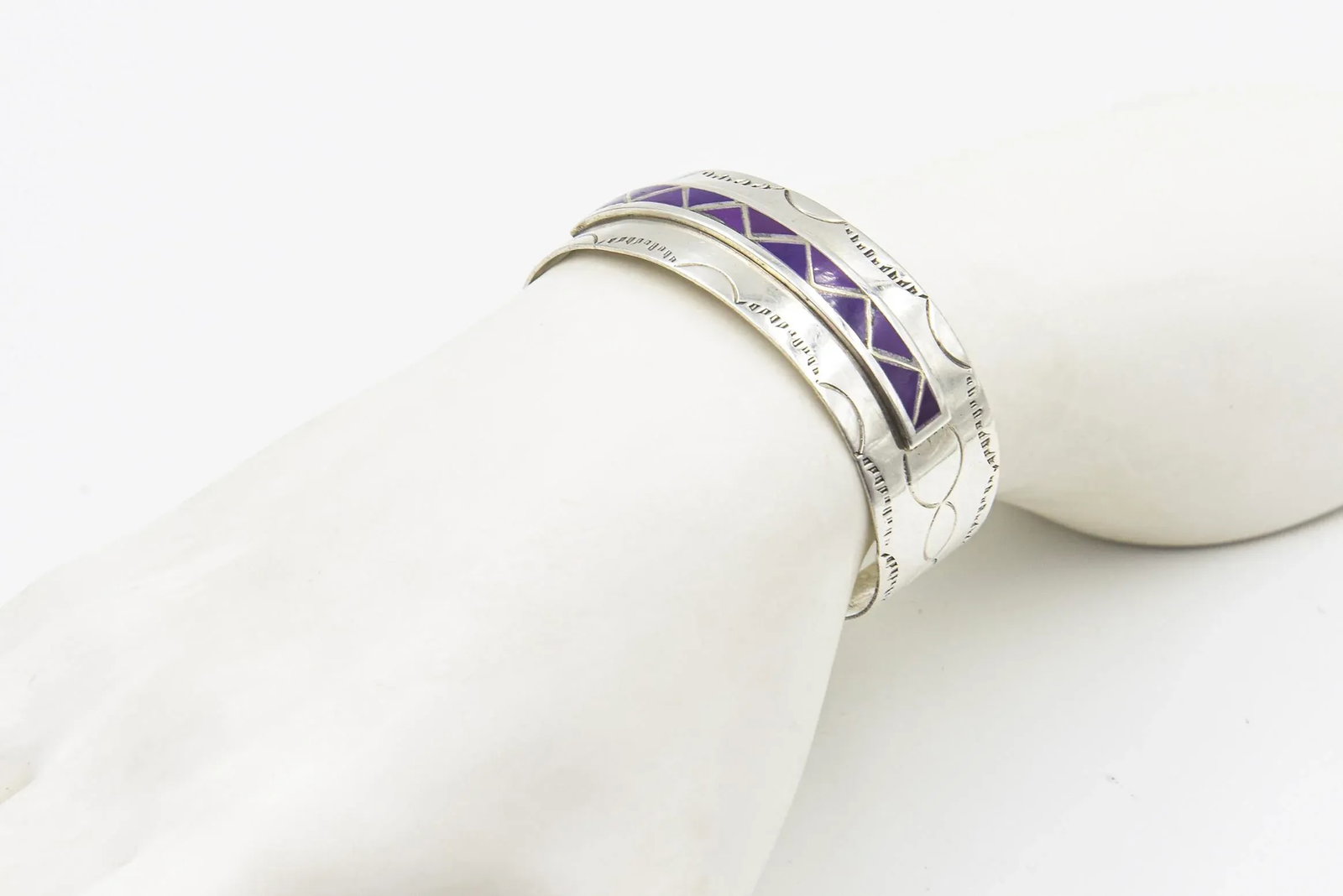 Late 20th Century Navajo Native American Inlay Sugilite Sterling Silver Cuff Bracelet by Mary Morgan - 10