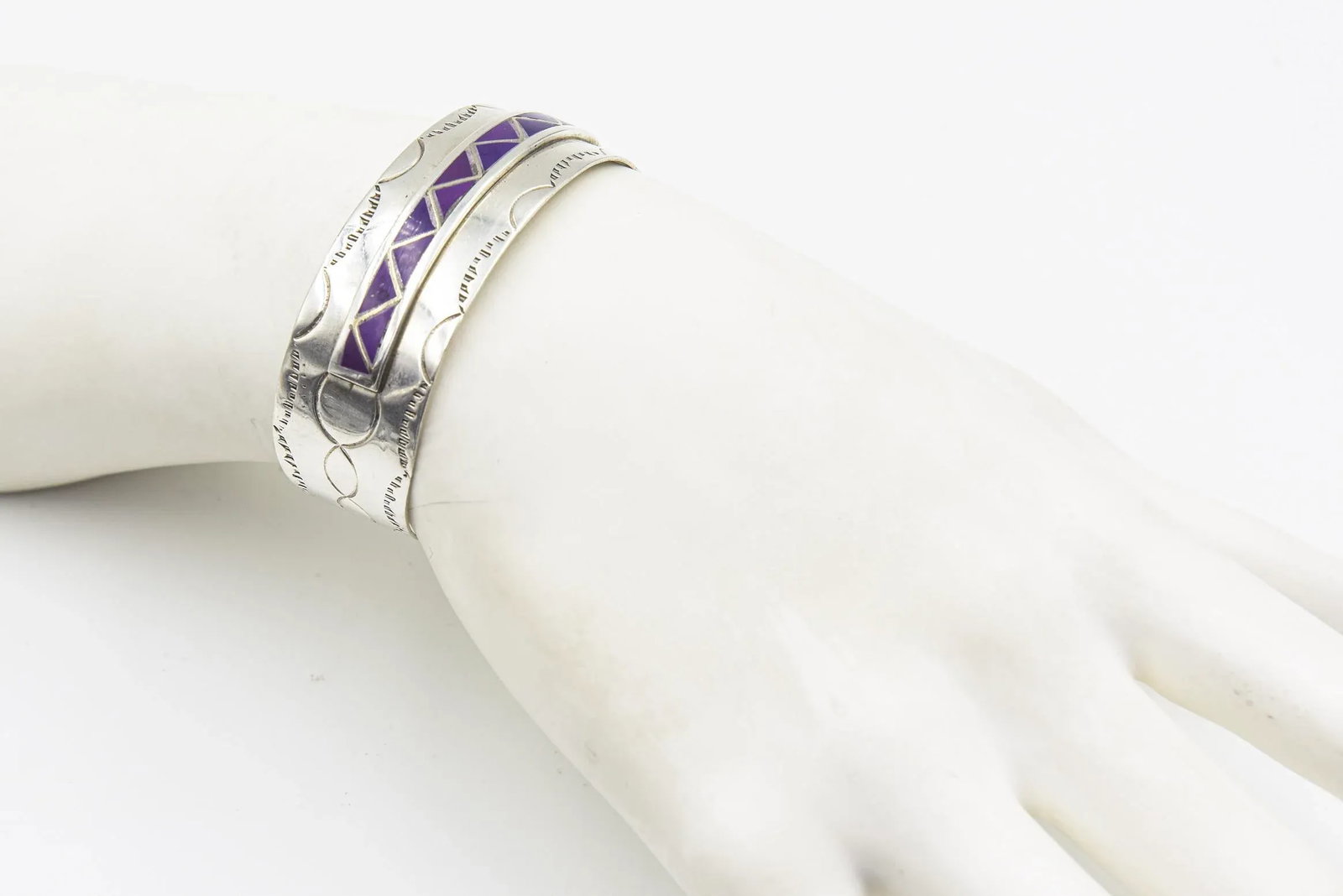 Late 20th Century Navajo Native American Inlay Sugilite Sterling Silver Cuff Bracelet by Mary Morgan - 2