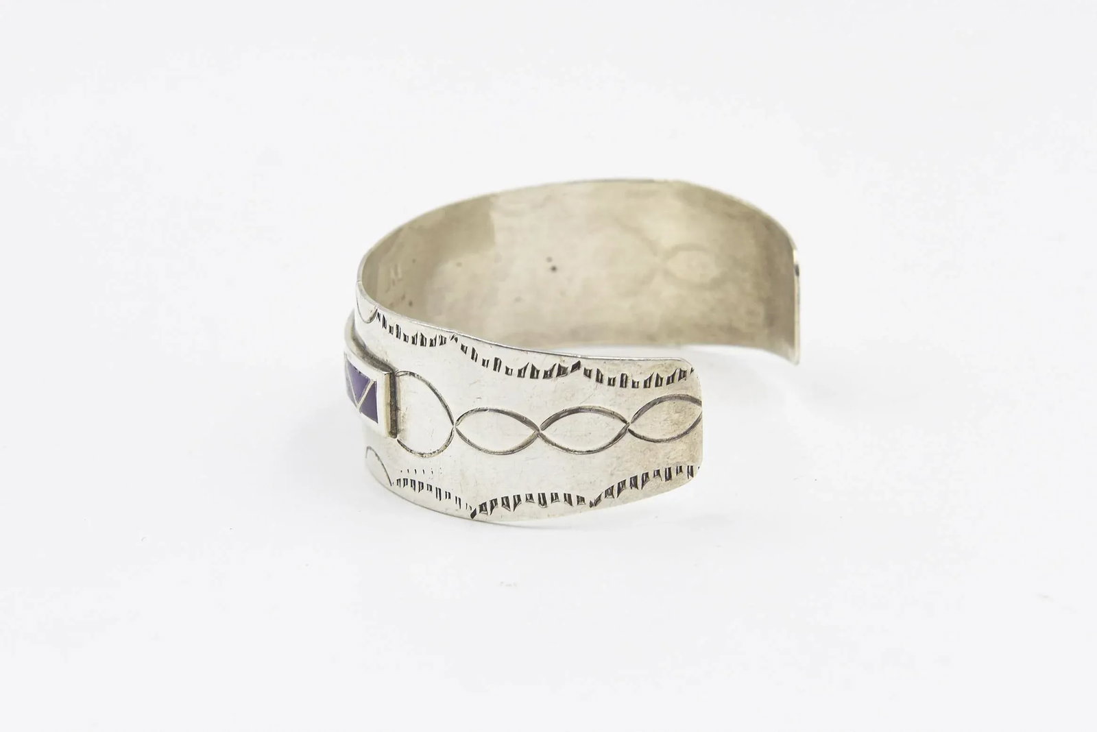 Late 20th Century Navajo Native American Inlay Sugilite Sterling Silver Cuff Bracelet by Mary Morgan - 4