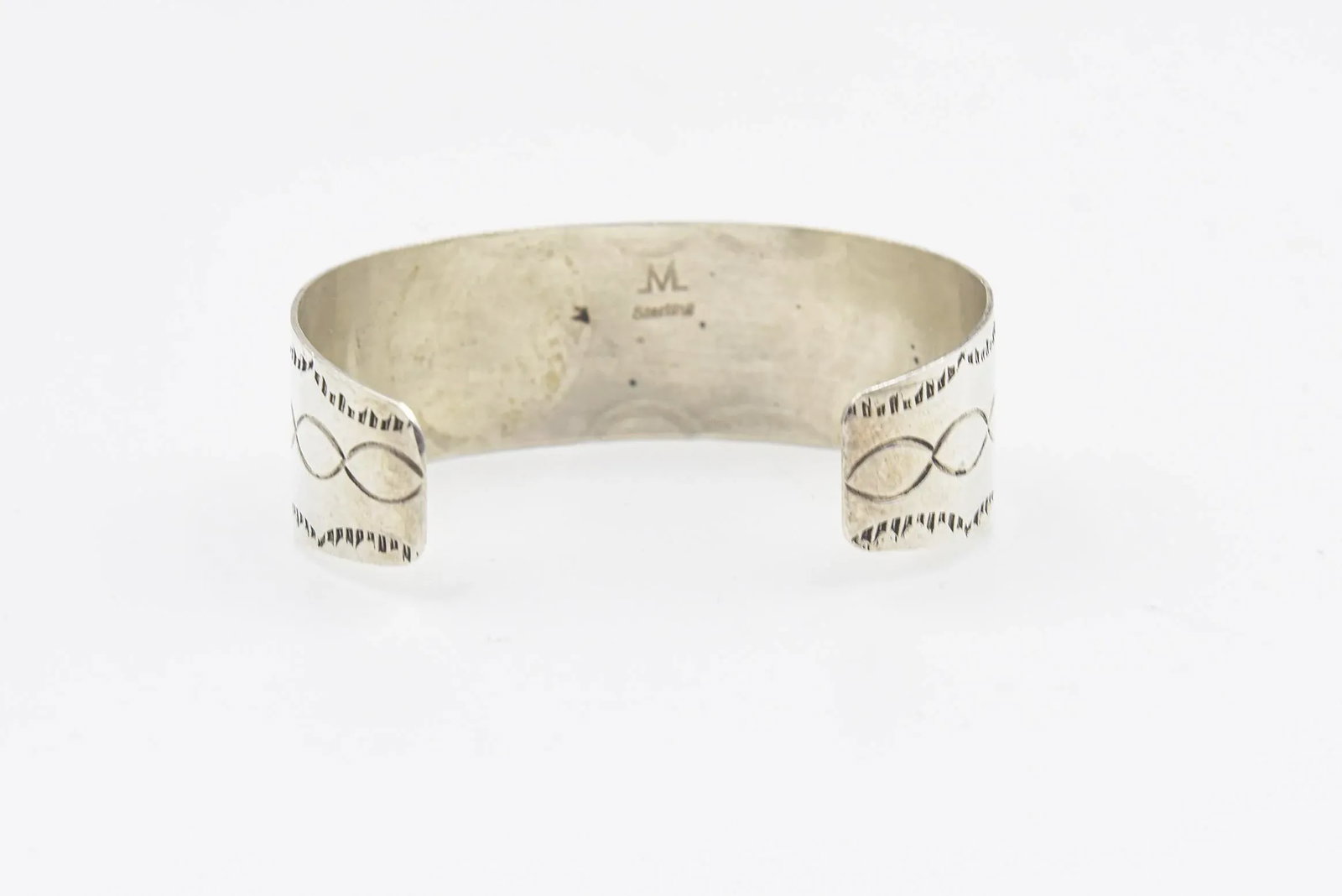 Late 20th Century Navajo Native American Inlay Sugilite Sterling Silver Cuff Bracelet by Mary Morgan - 5