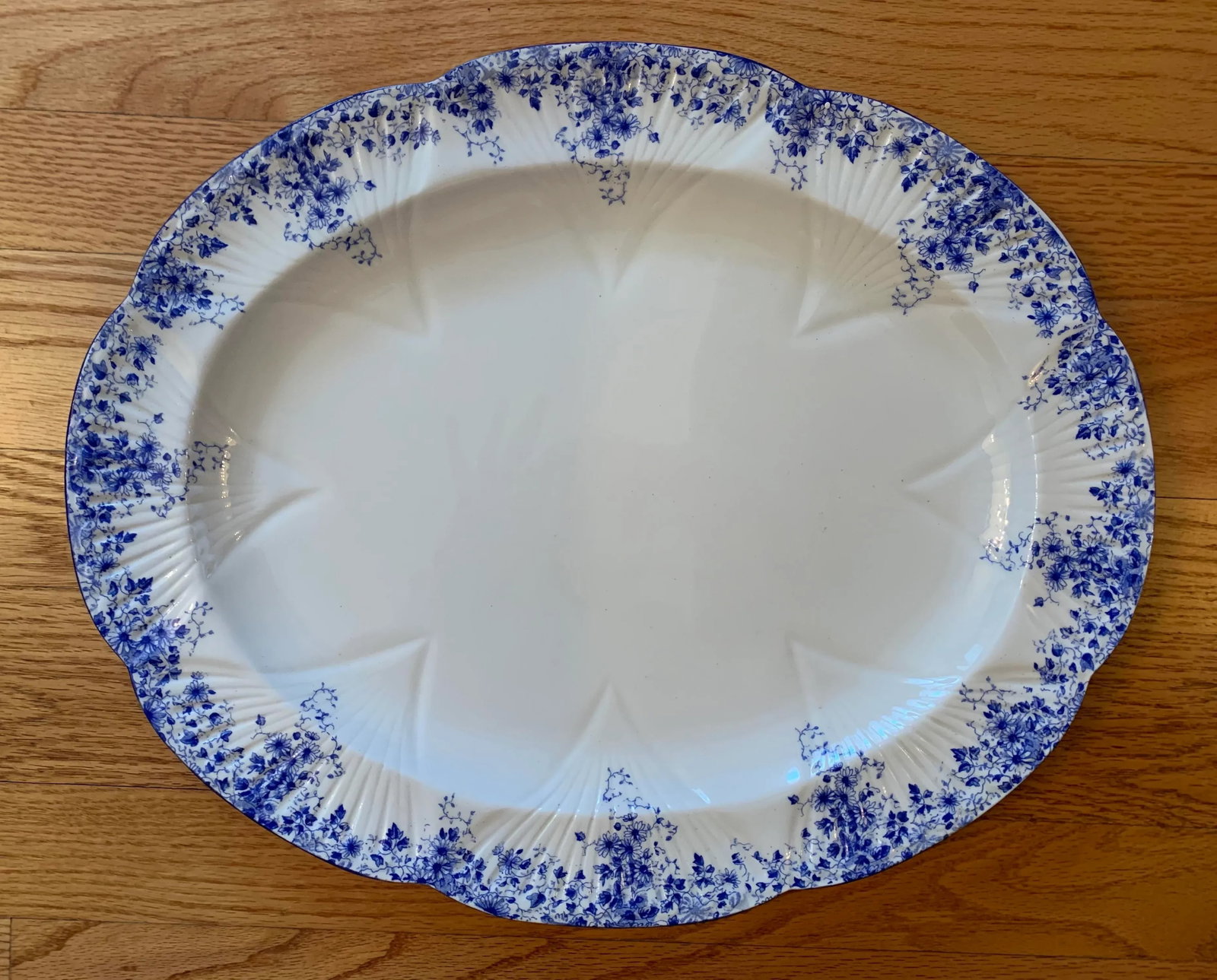 Early 20th Century Shelley England Dainty Blue 17in Platter - 7
