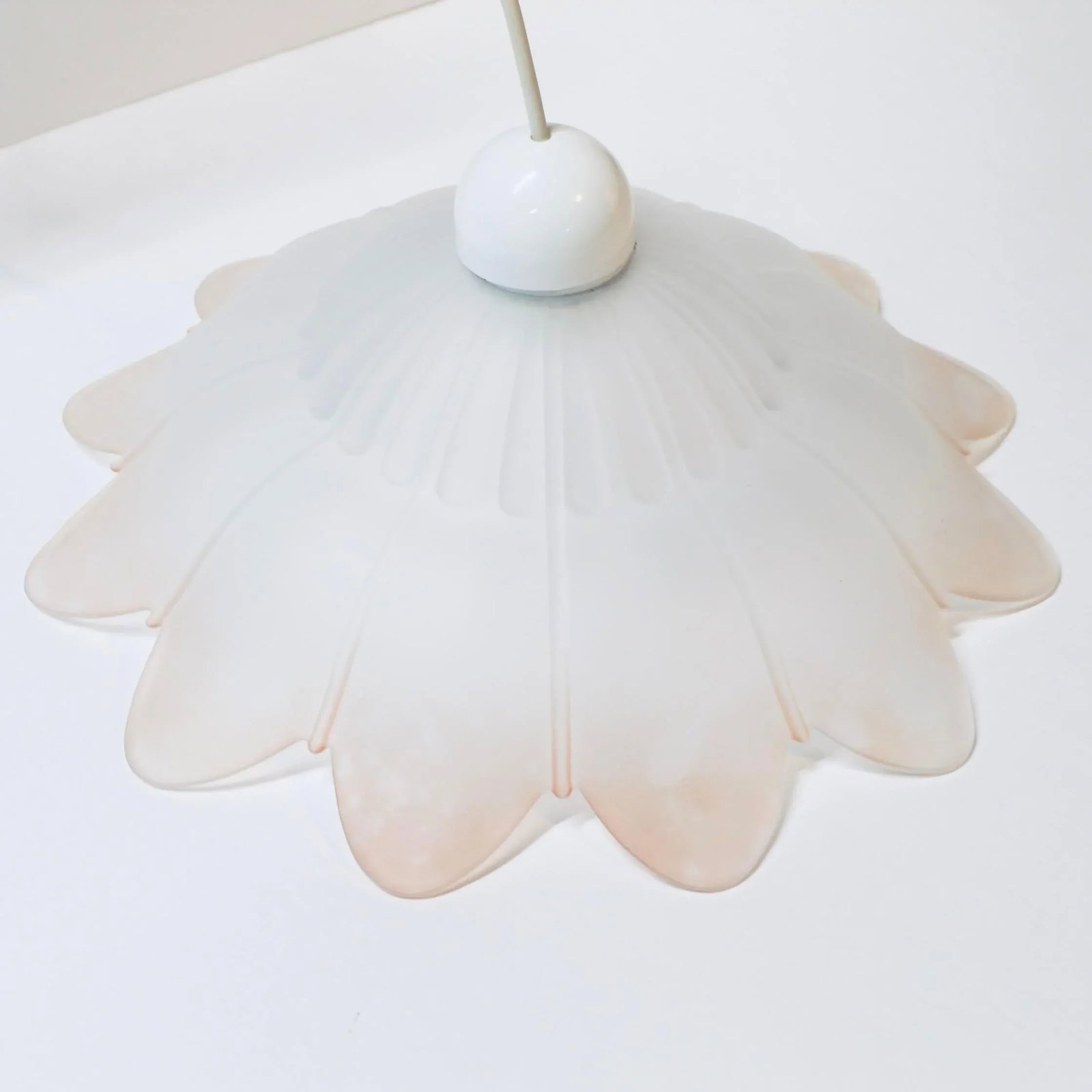 Pink and White Glass Flower Pendant Light | Kromer Leuchten - 2