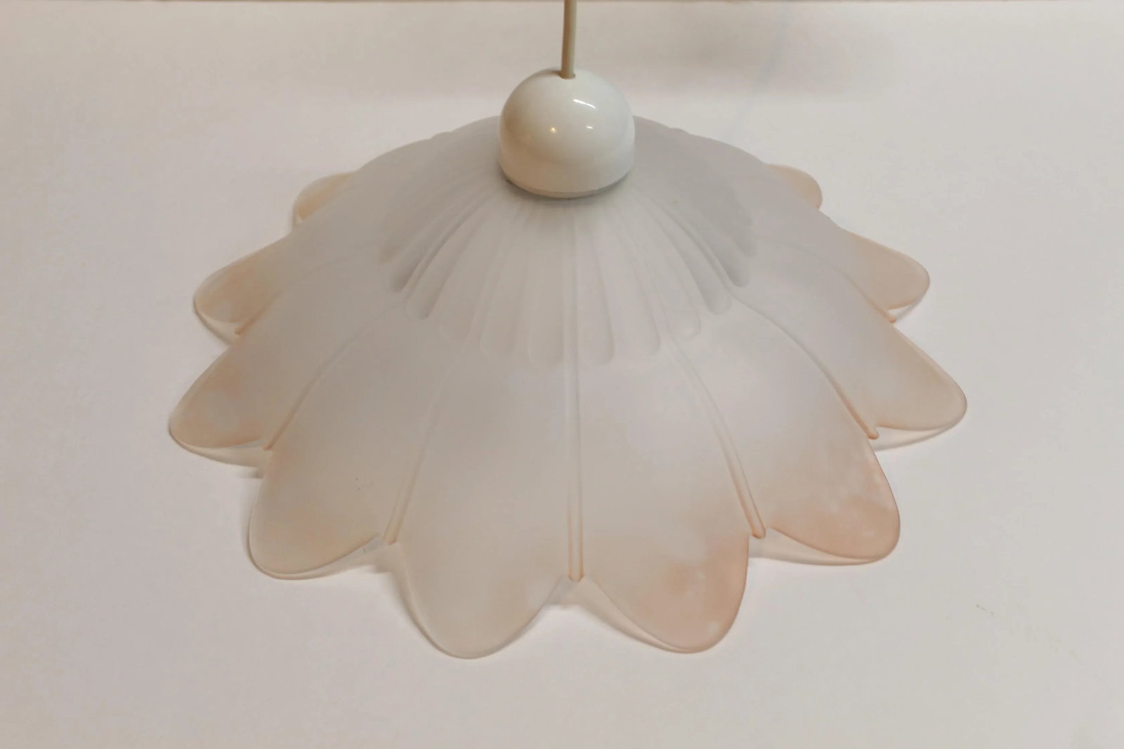Pink and White Glass Flower Pendant Light | Kromer Leuchten - 4