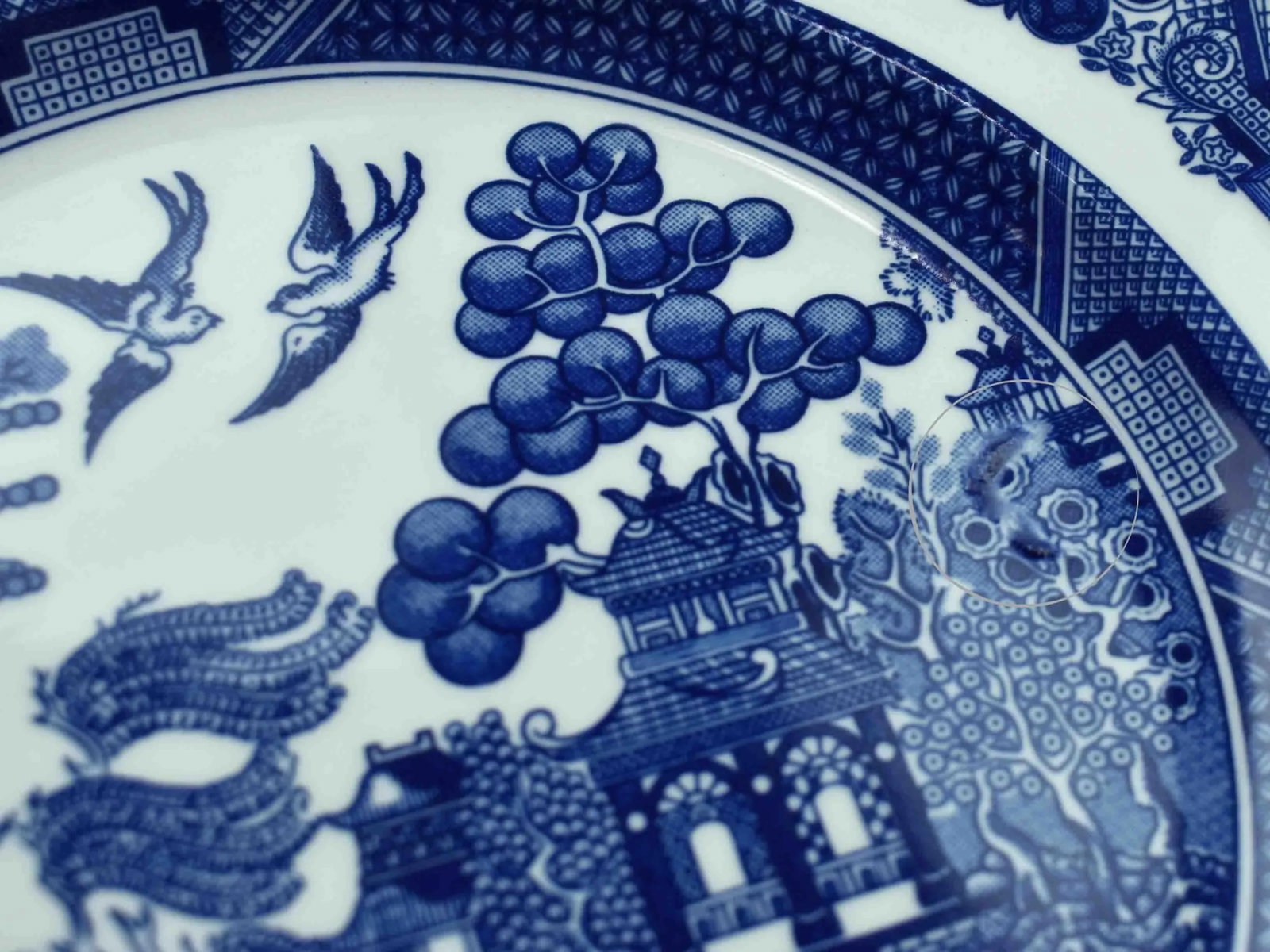 Late 20th Century Blue Willow Design Serving Salad Plates by Johnson Brothers- Set of 8 - 3