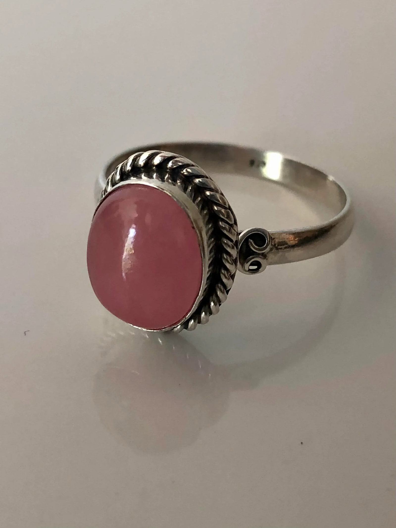 Vintage Rose Quartz Cabochon Stone and Sterling Ring (Size 9.5) - 4