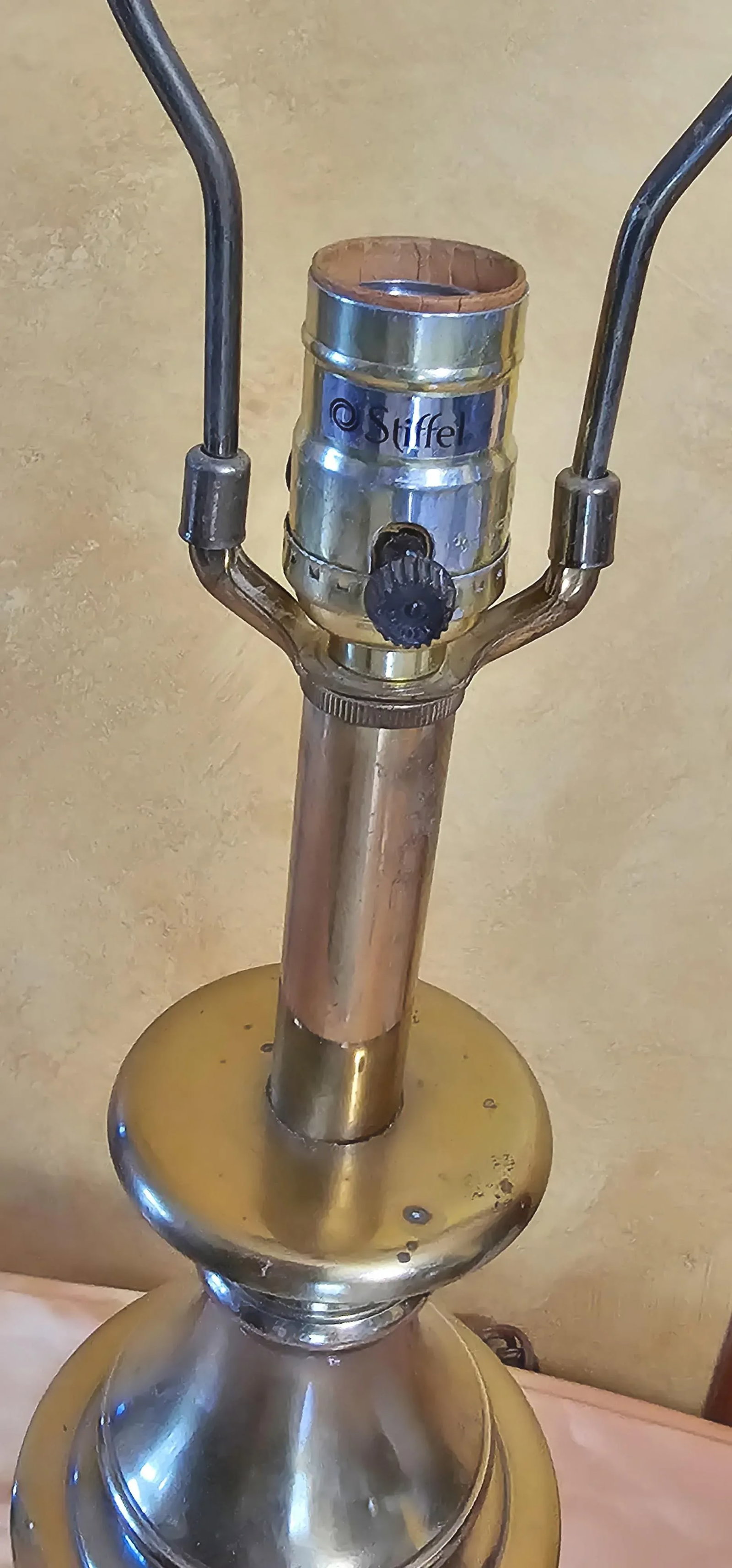 Mid-Century Modern Stiffel Brass Table Lamp With Shade - 9