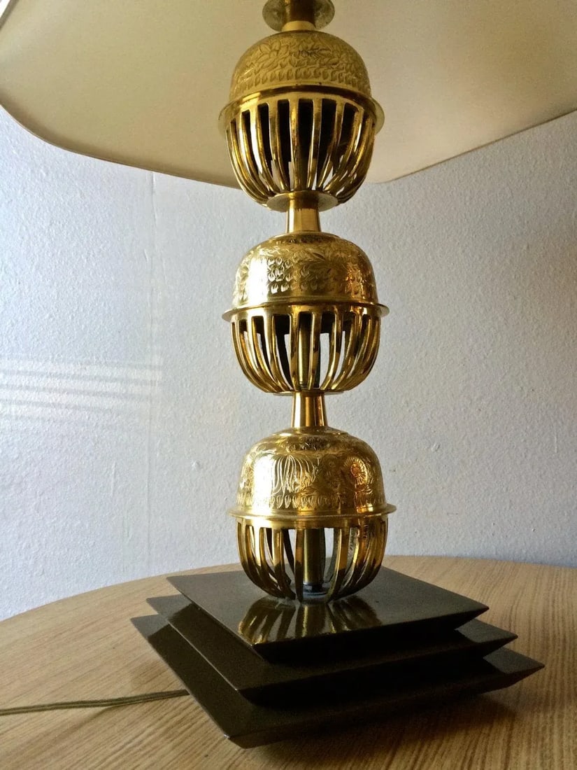 Large Brass Chinoiserie Table Lamp | Pagoda Base - 5