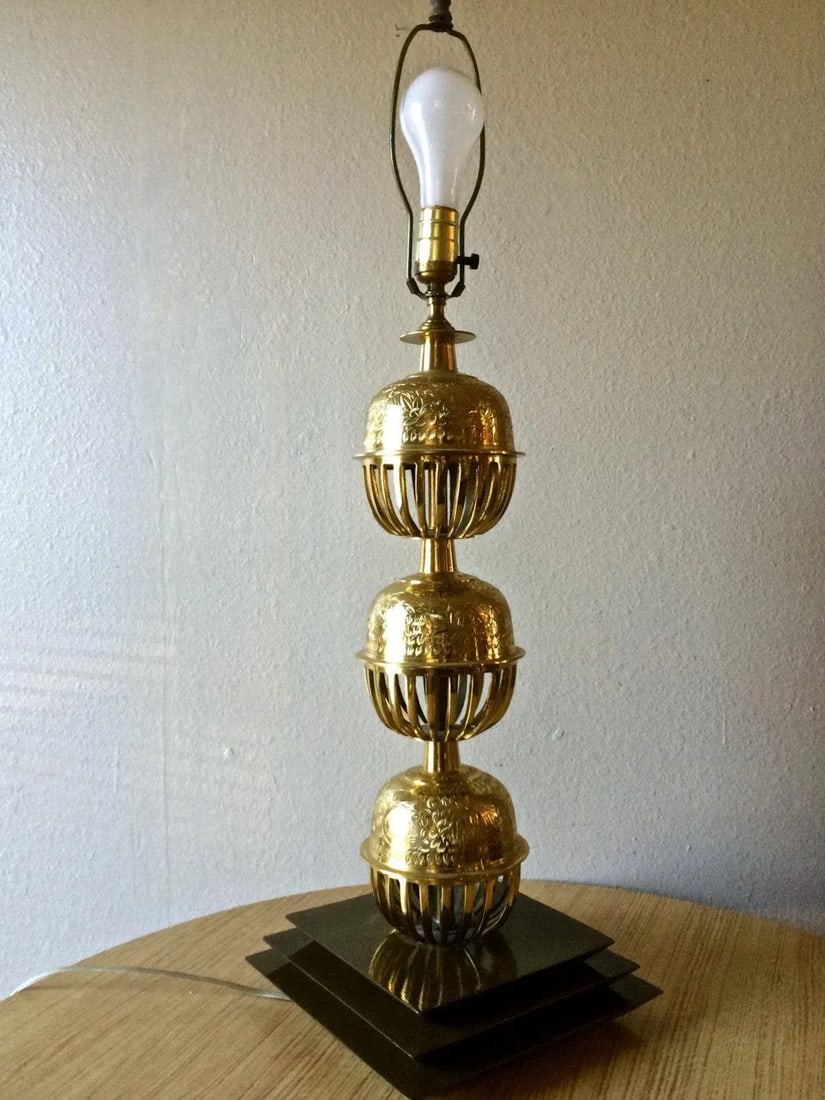 Large Brass Chinoiserie Table Lamp | Pagoda Base - 7