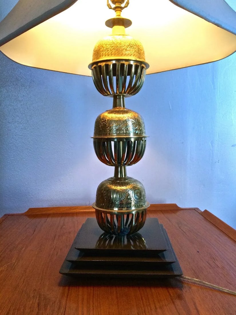 Large Brass Chinoiserie Table Lamp | Pagoda Base - 8