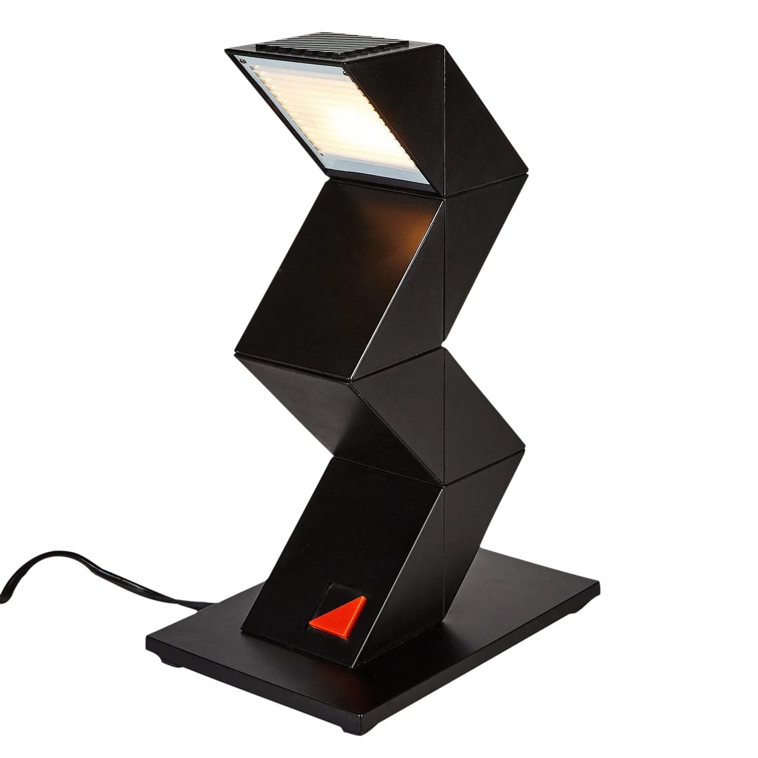1980s Desk Lamp | Z-Lite Adjustable Cubes: Black Z-Lite lamp by Lite-Up Industries circa 1982 has eight rubic cube/cubist triangles that pivot in various directions to create 18 different sculptural positions to direct the light. Superior