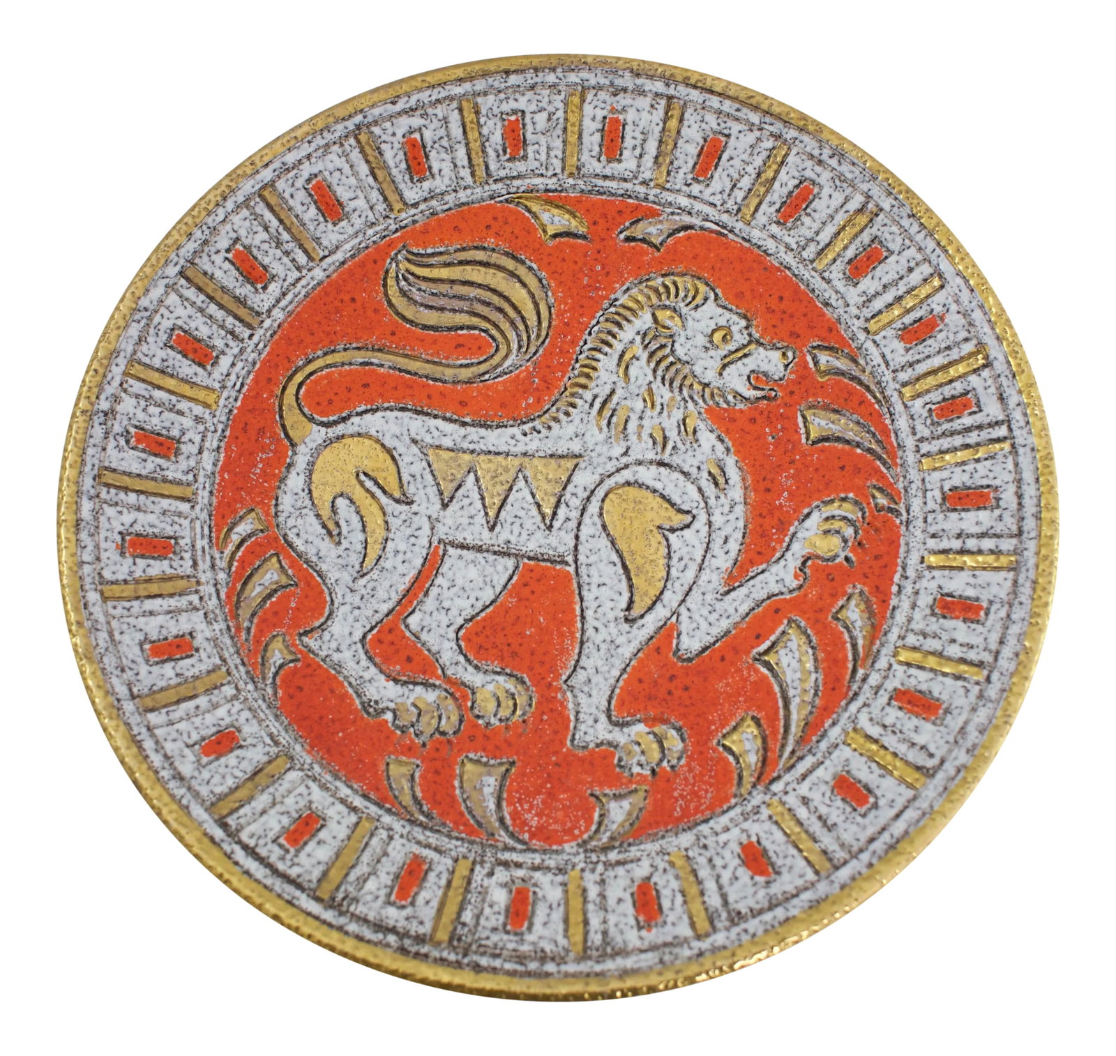 Mid-Century Italian Sgrafitto Lion Bowl: Large mid-century Italian pottery bowl with sgraffito lion motif. Signed "Italy 30/55G Elbee". Chip to underside rim. Condition: Alterations: Original Condition Unaltered Imperfections: Some