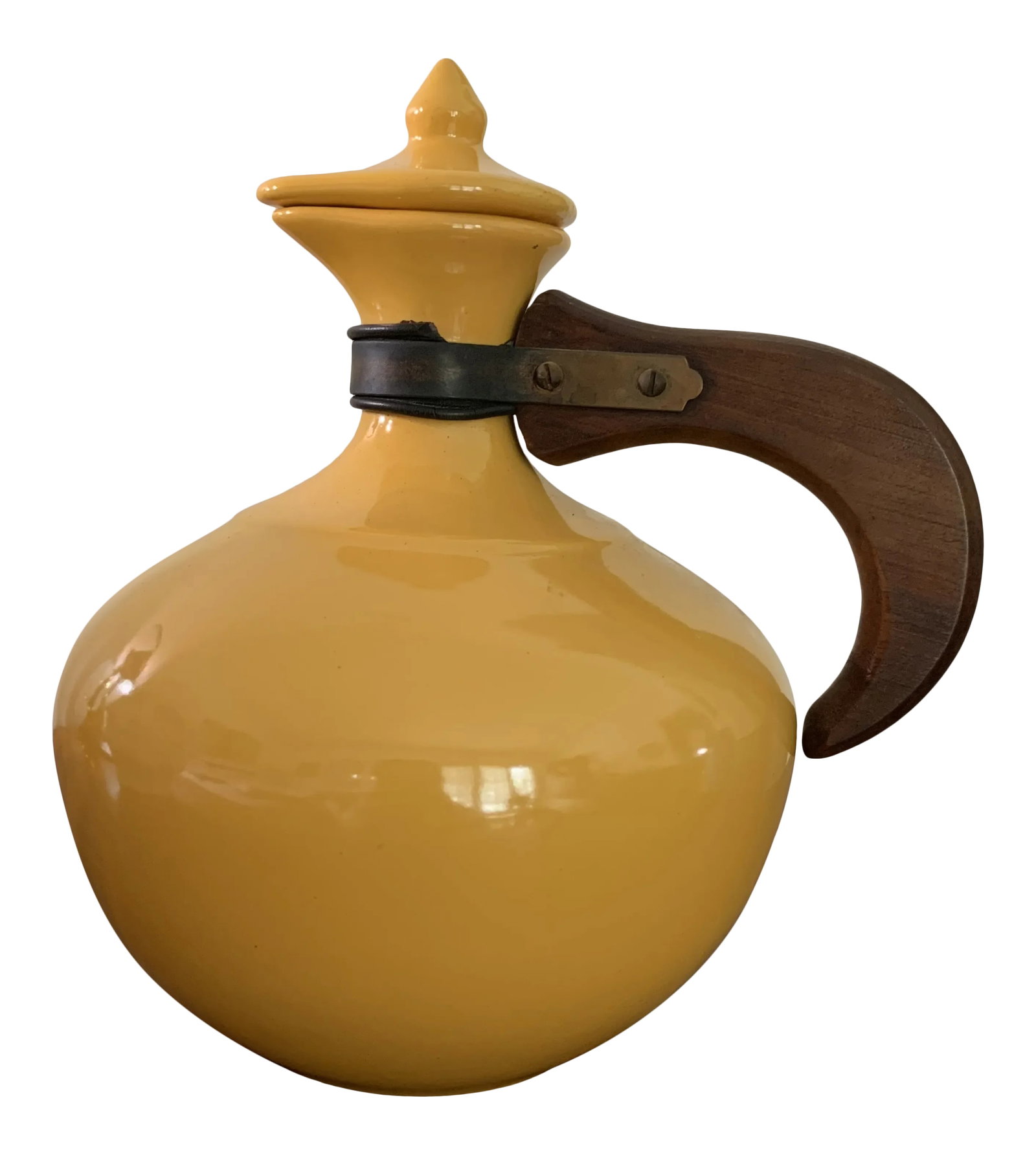 Vintage Bauer Pottery Yellow Coffee Carafe: Vintage Bauer Yellow Coffee Carafe with lid and Hardware, Wooden Handle. Beautiful piece for collector or for home decor. Bauer Pottery was located in Los Angeles and produced utility goods, dinnerwar